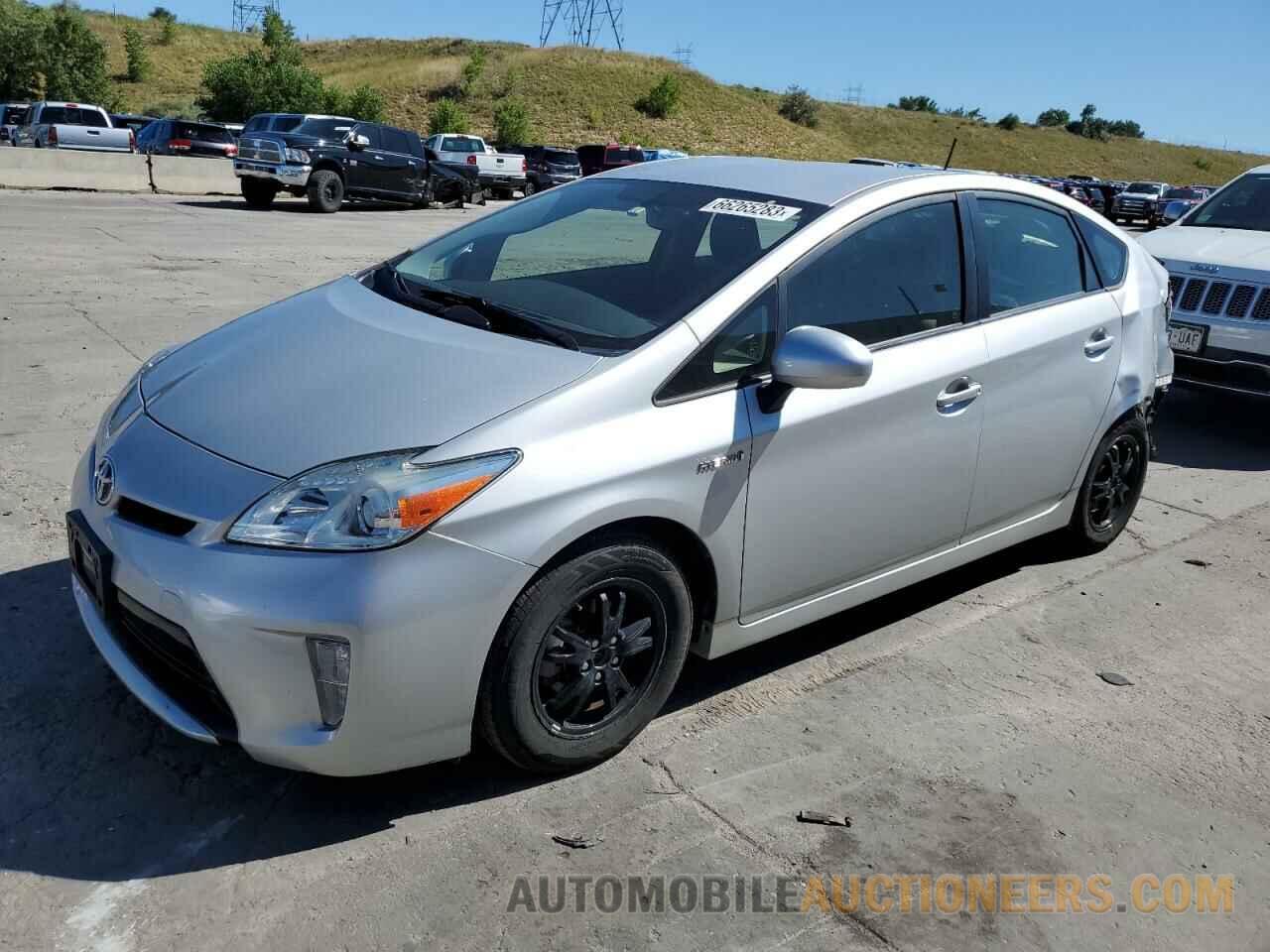 JTDKN3DU3F1932379 TOYOTA PRIUS 2015