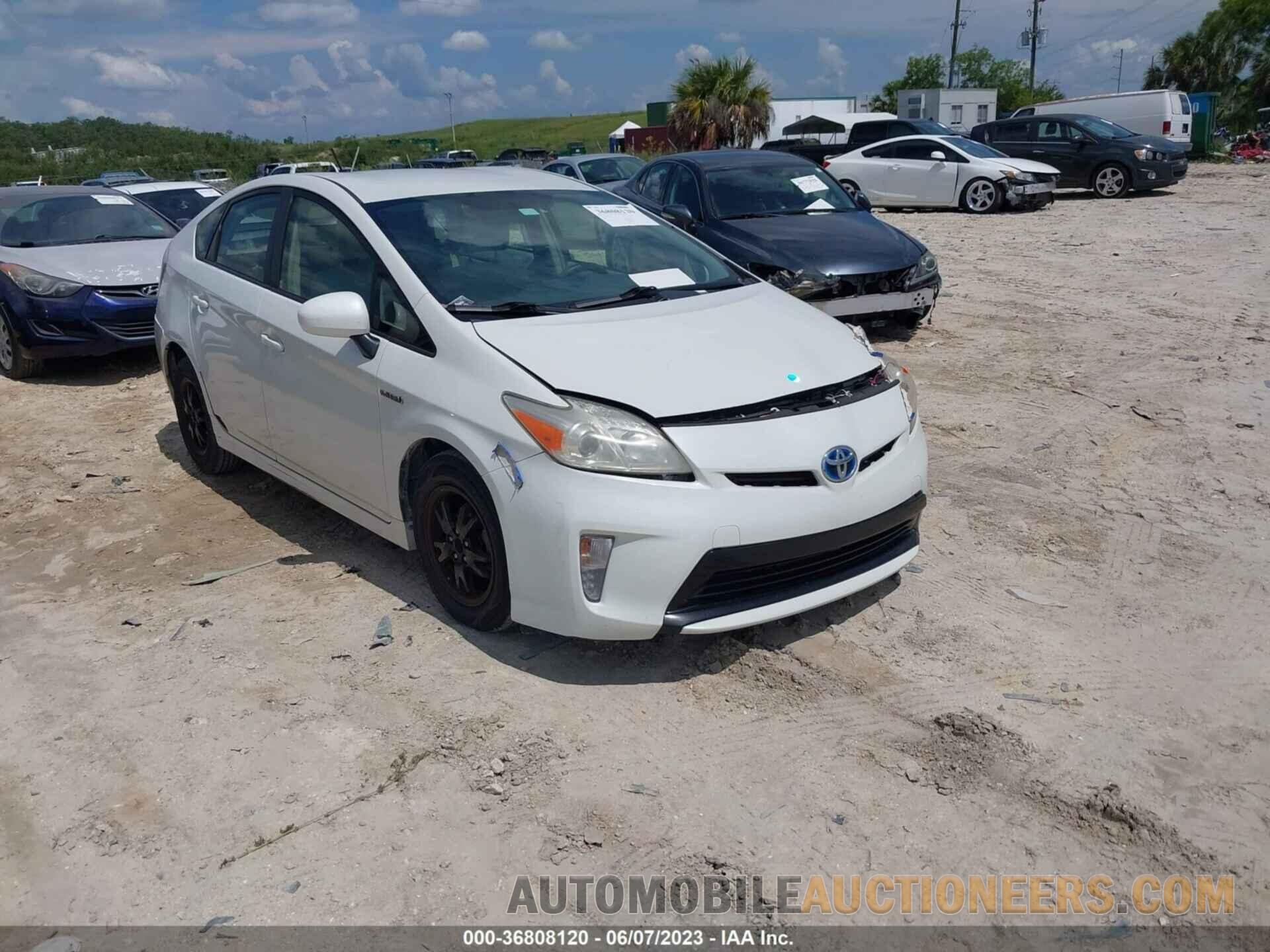 JTDKN3DU3F1942135 TOYOTA PRIUS 2015