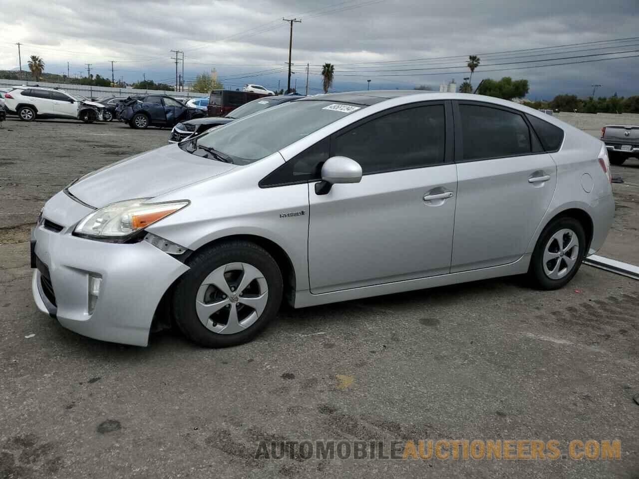 JTDKN3DU3F1951157 TOYOTA PRIUS 2015