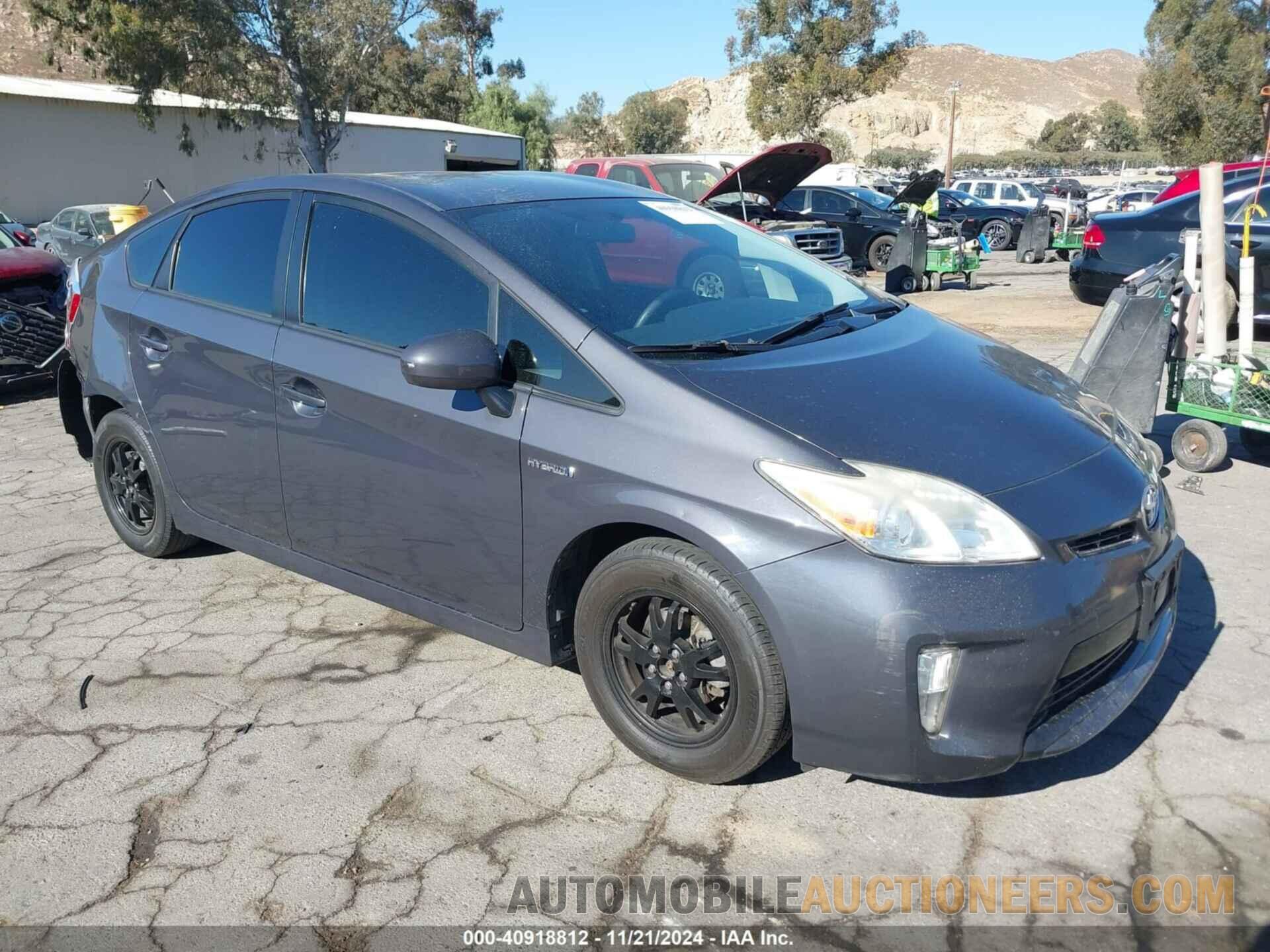 JTDKN3DU4D5631951 TOYOTA PRIUS 2013