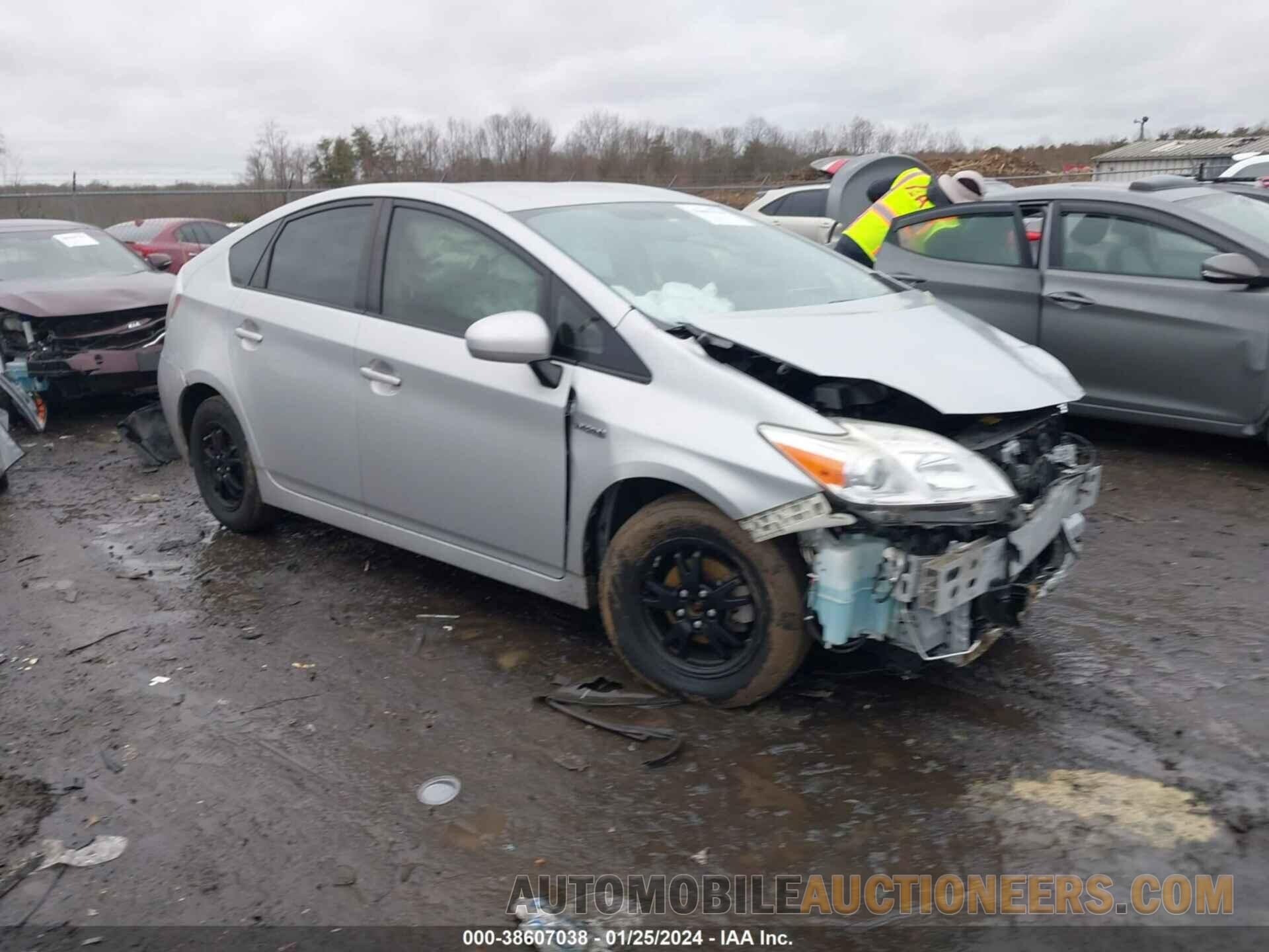 JTDKN3DU4F0403870 TOYOTA PRIUS 2015