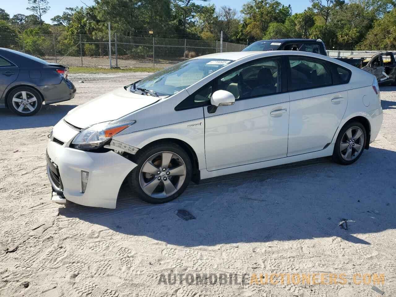 JTDKN3DU4F0413282 TOYOTA PRIUS 2015