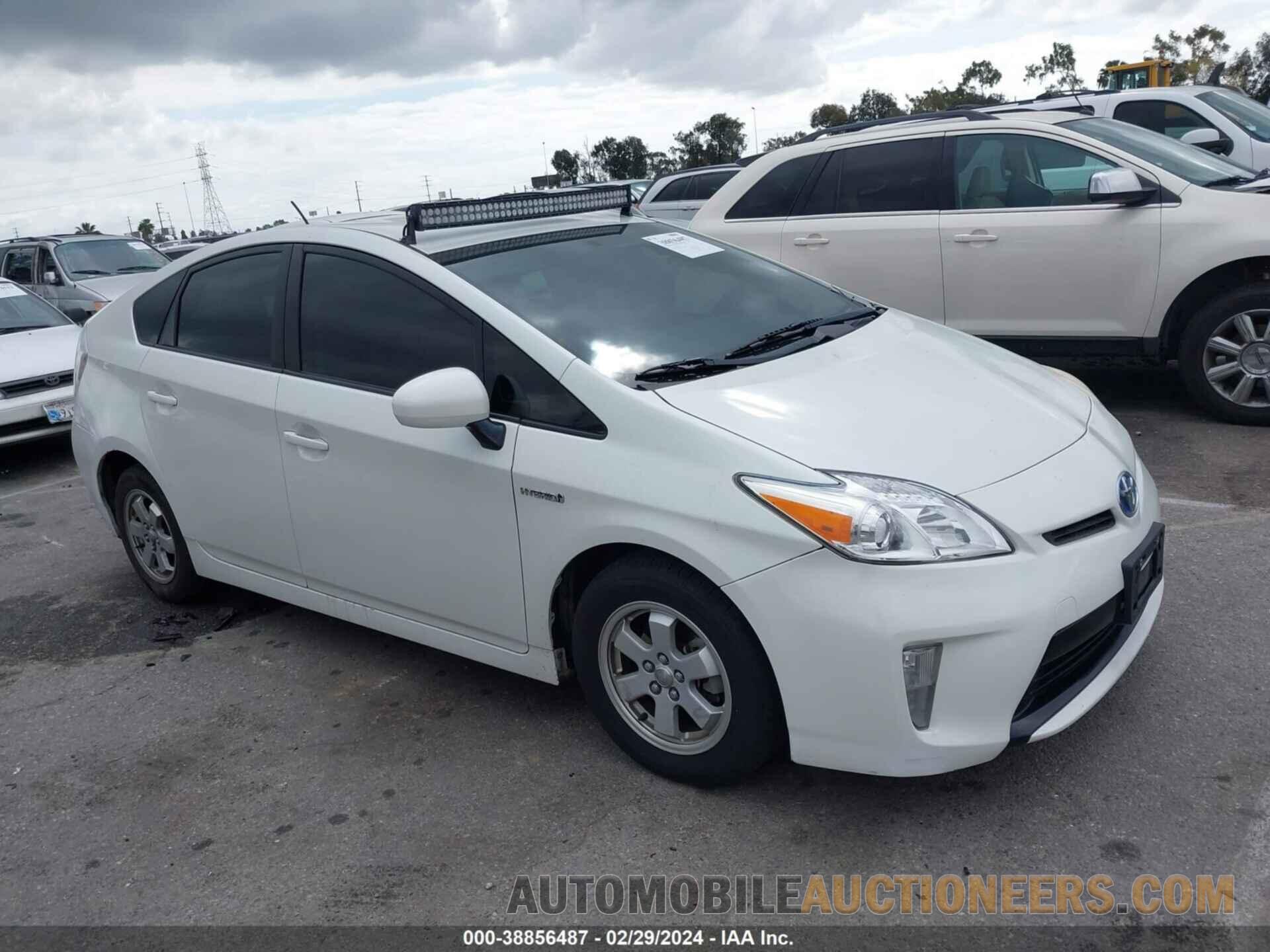 JTDKN3DU4F0435735 TOYOTA PRIUS 2015