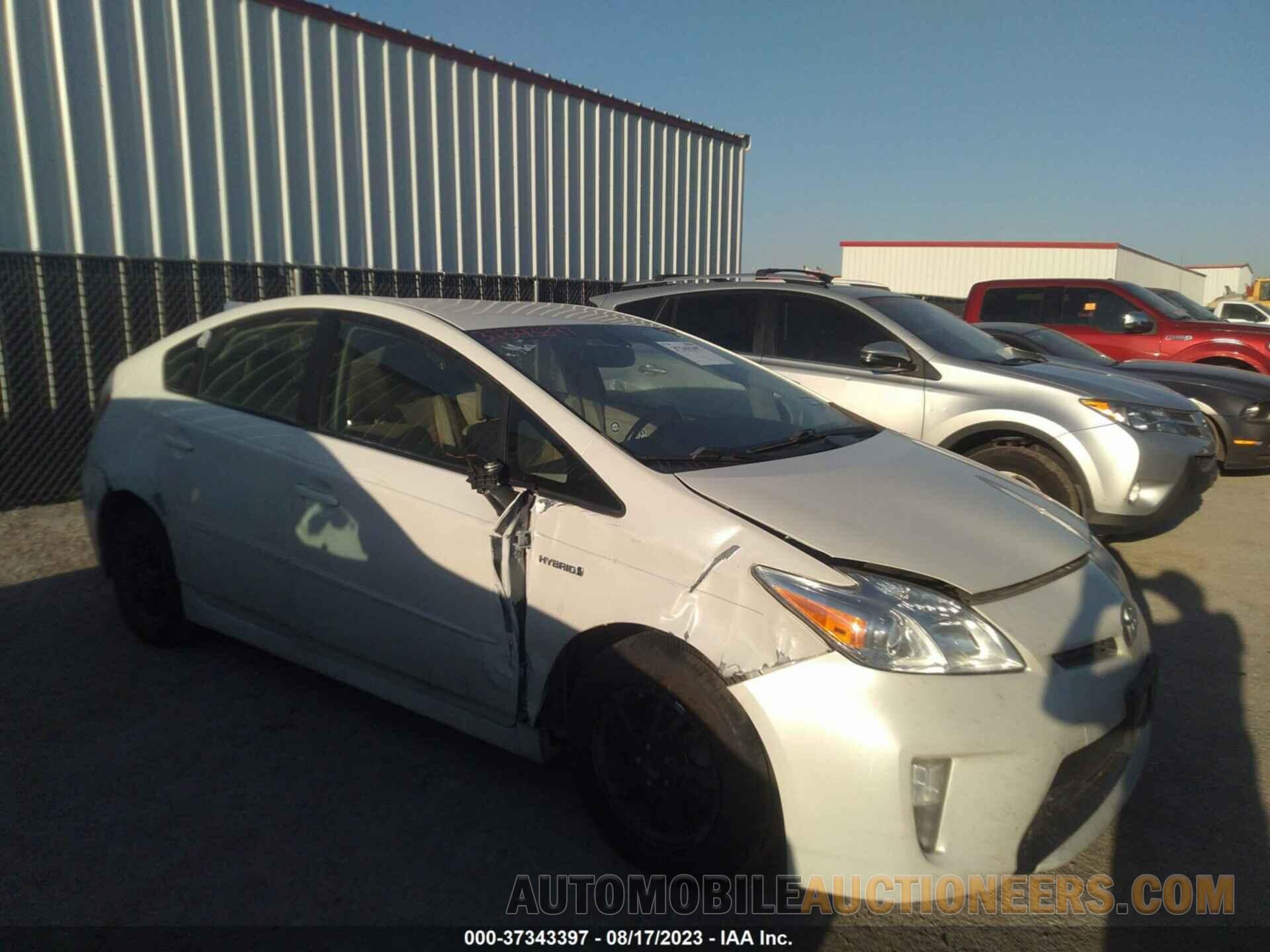 JTDKN3DU4F0455015 TOYOTA PRIUS 2015