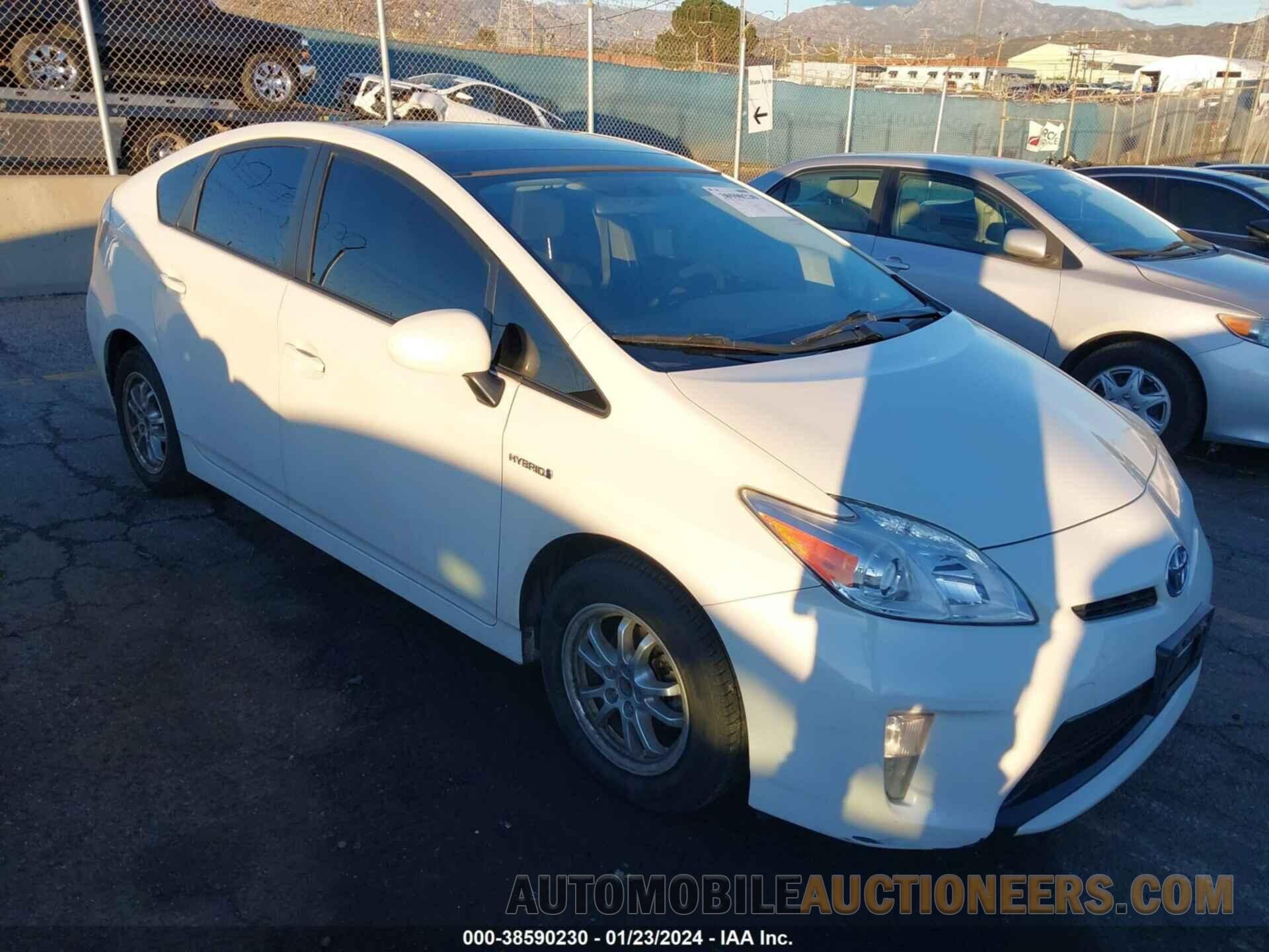 JTDKN3DU4F0455158 TOYOTA PRIUS 2015