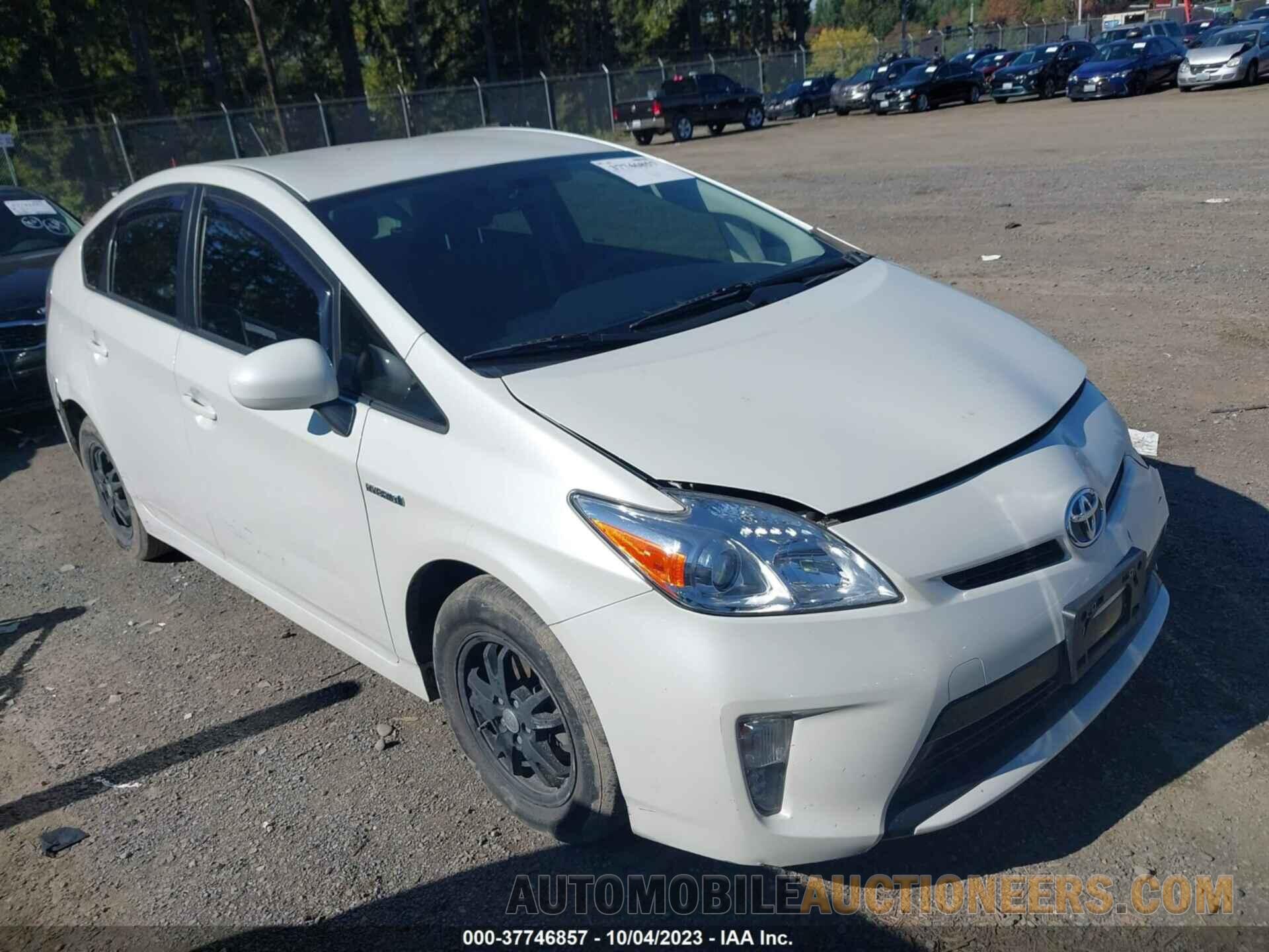 JTDKN3DU4F0471103 TOYOTA PRIUS 2015