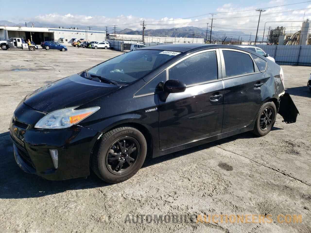 JTDKN3DU4F1868403 TOYOTA PRIUS 2015