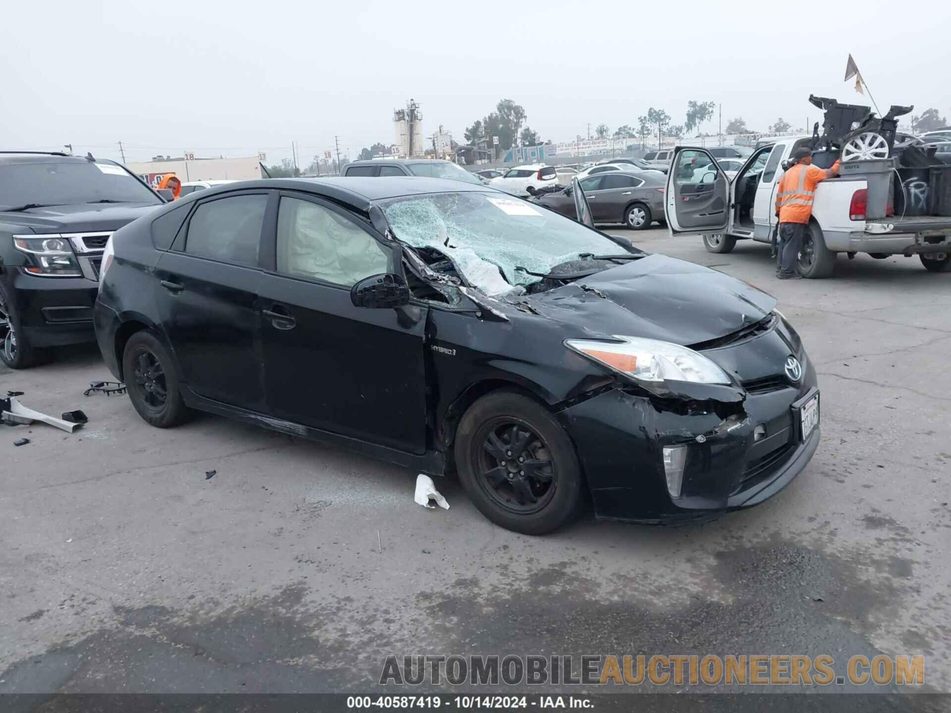 JTDKN3DU4F1876405 TOYOTA PRIUS 2015