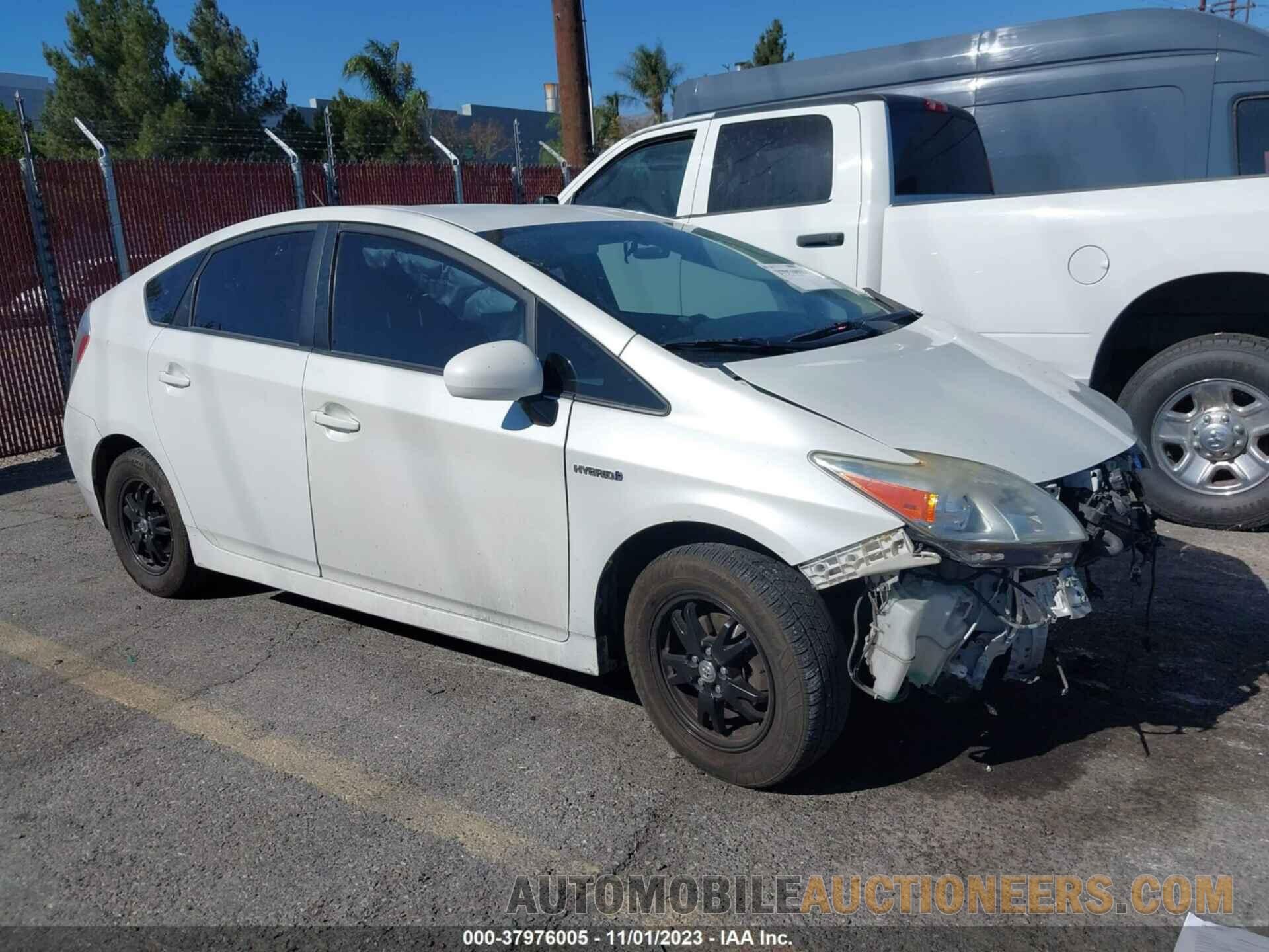 JTDKN3DU4F1877621 TOYOTA PRIUS 2015