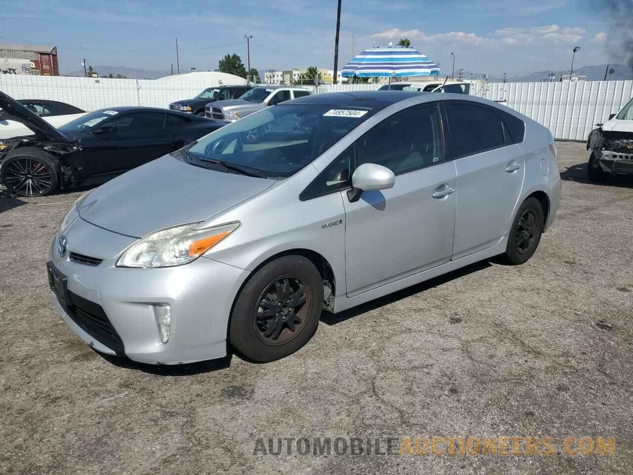 JTDKN3DU4F1888263 TOYOTA PRIUS 2015