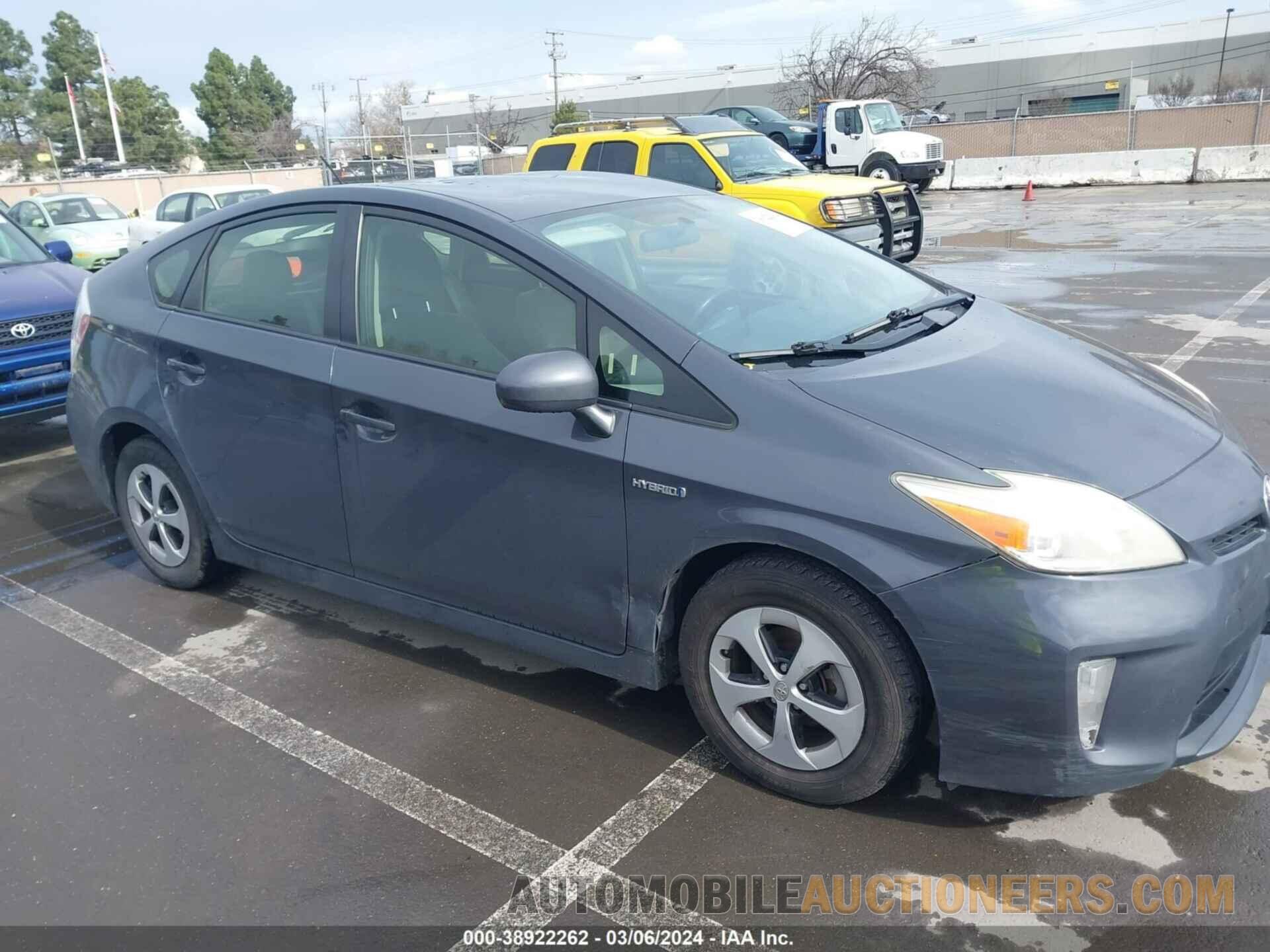 JTDKN3DU4F1892300 TOYOTA PRIUS 2015