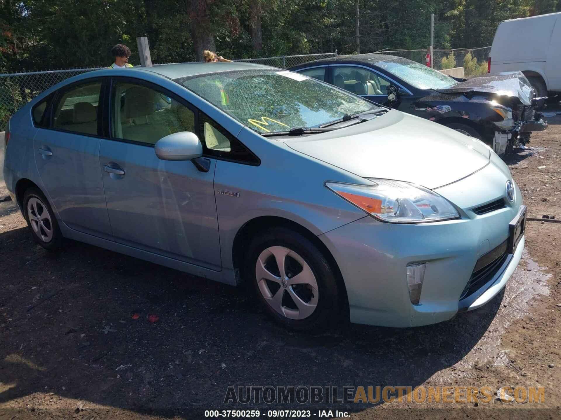 JTDKN3DU4F1903733 TOYOTA PRIUS 2015