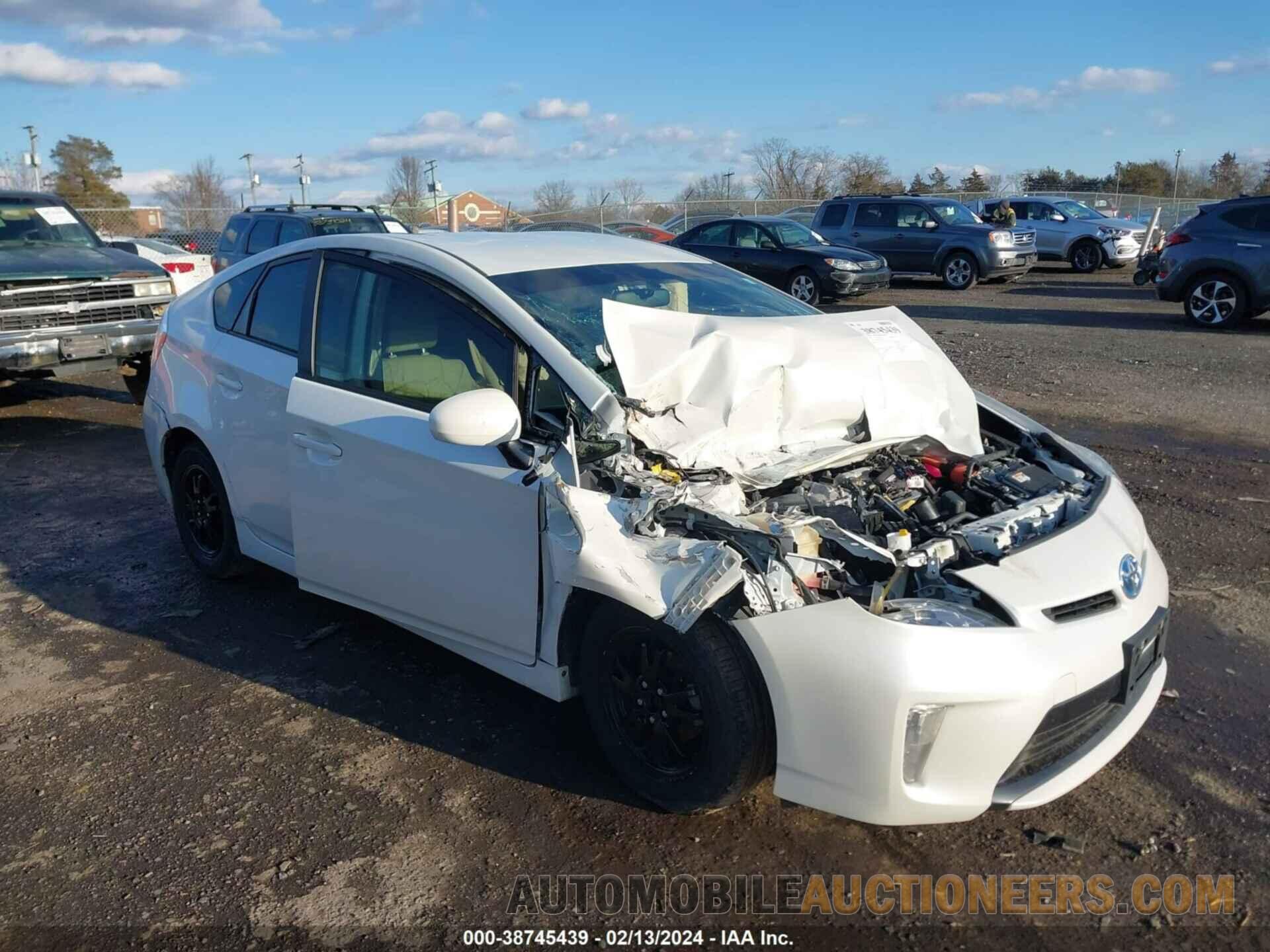 JTDKN3DU4F1915218 TOYOTA PRIUS 2015