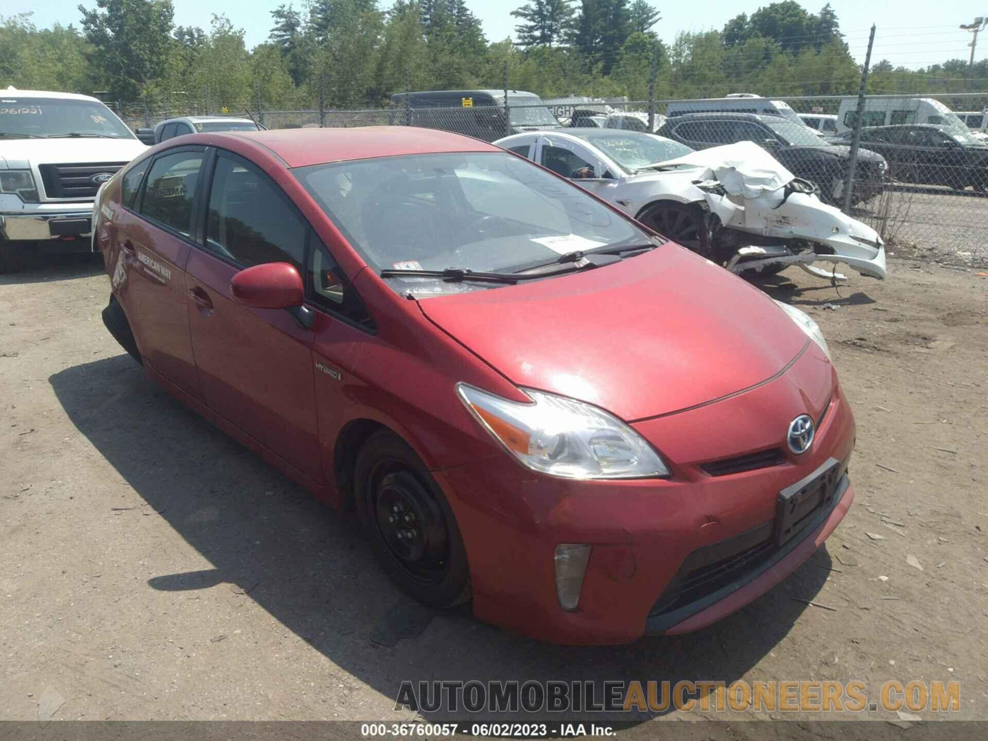 JTDKN3DU4F1922685 TOYOTA PRIUS 2015