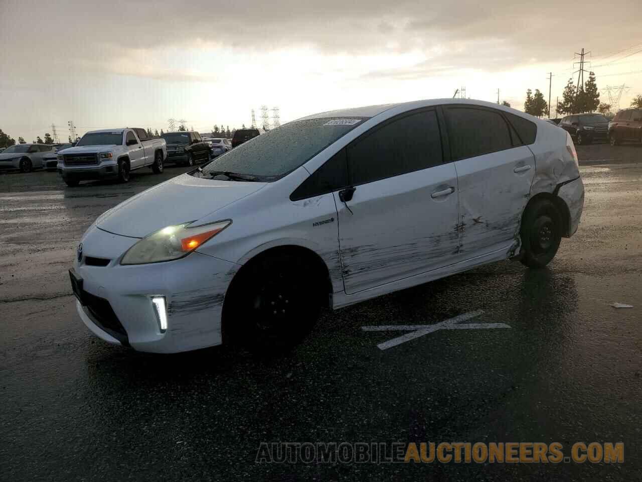 JTDKN3DU5E1742484 TOYOTA PRIUS 2014