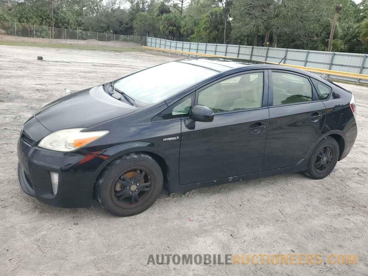 JTDKN3DU5E1819483 TOYOTA PRIUS 2014