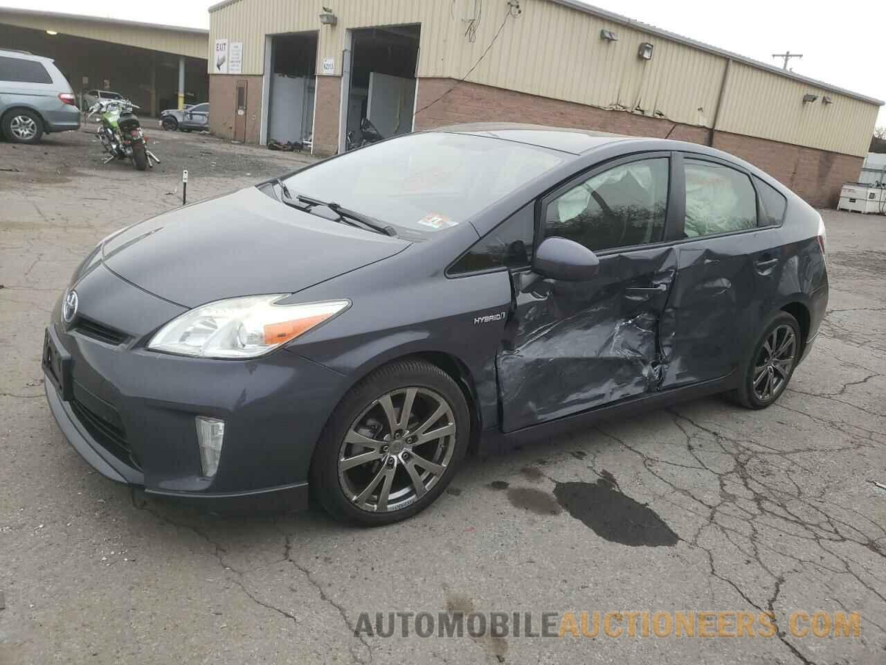 JTDKN3DU5F0461566 TOYOTA PRIUS 2015