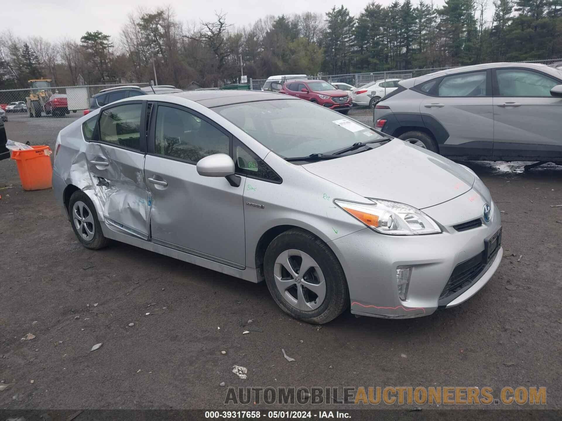 JTDKN3DU5F1872556 TOYOTA PRIUS 2015