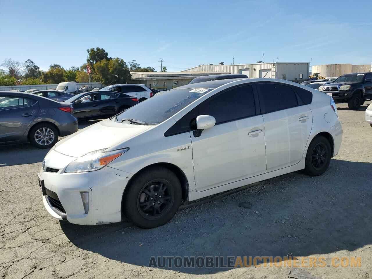 JTDKN3DU5F1885016 TOYOTA PRIUS 2015