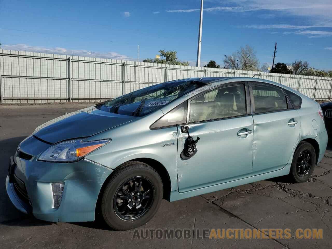 JTDKN3DU5F1885968 TOYOTA PRIUS 2015