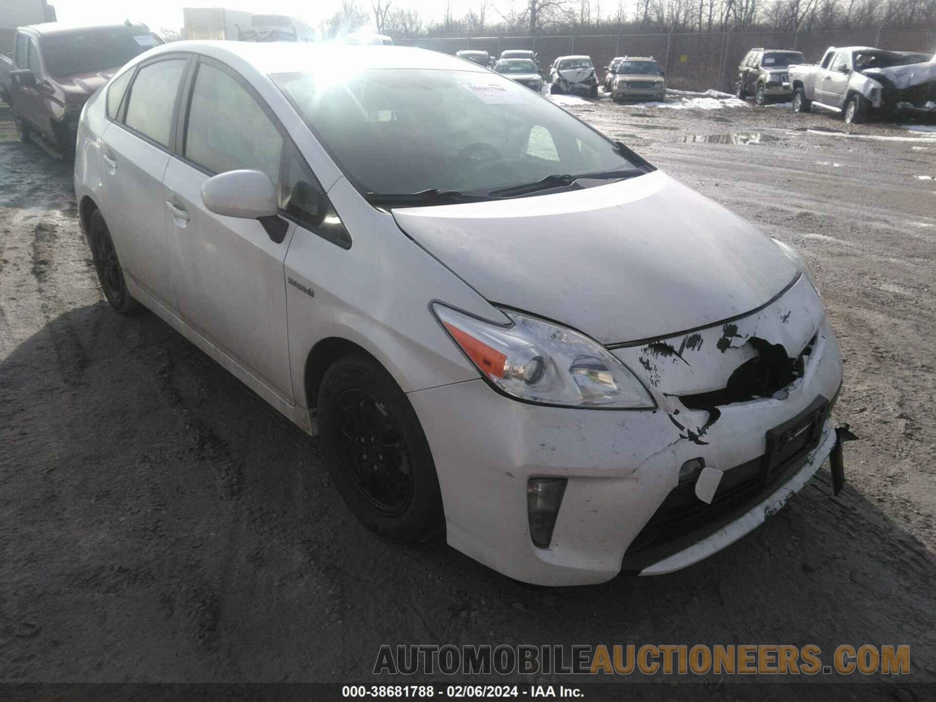 JTDKN3DU5F1898445 TOYOTA PRIUS 2015