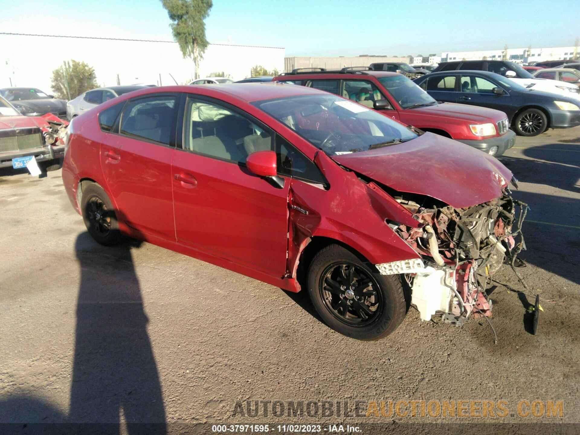 JTDKN3DU5F1922582 TOYOTA PRIUS 2015