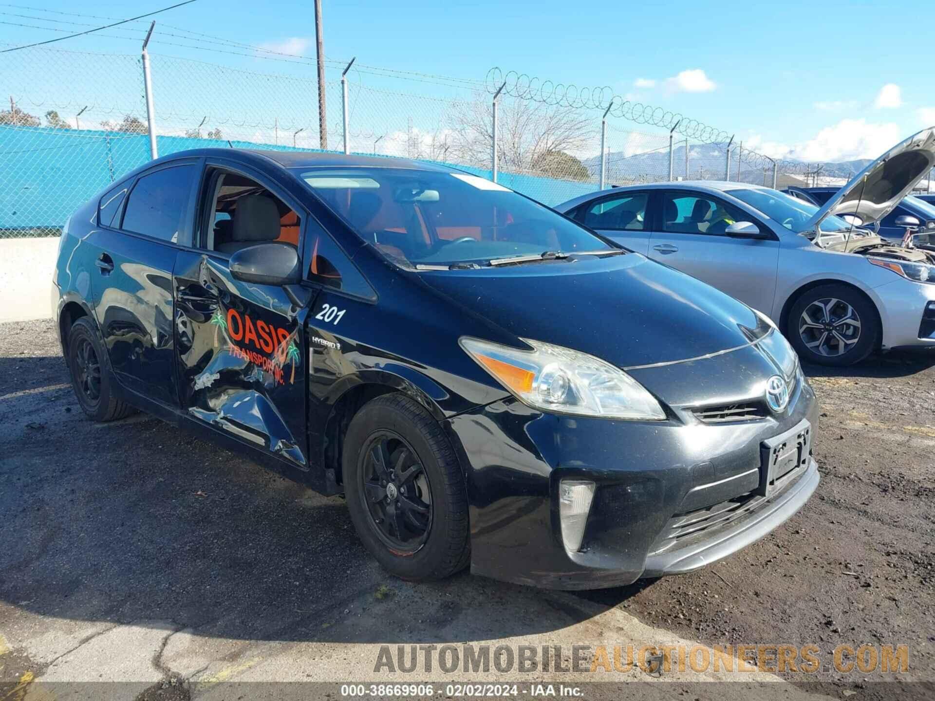 JTDKN3DU5F1932108 TOYOTA PRIUS 2015