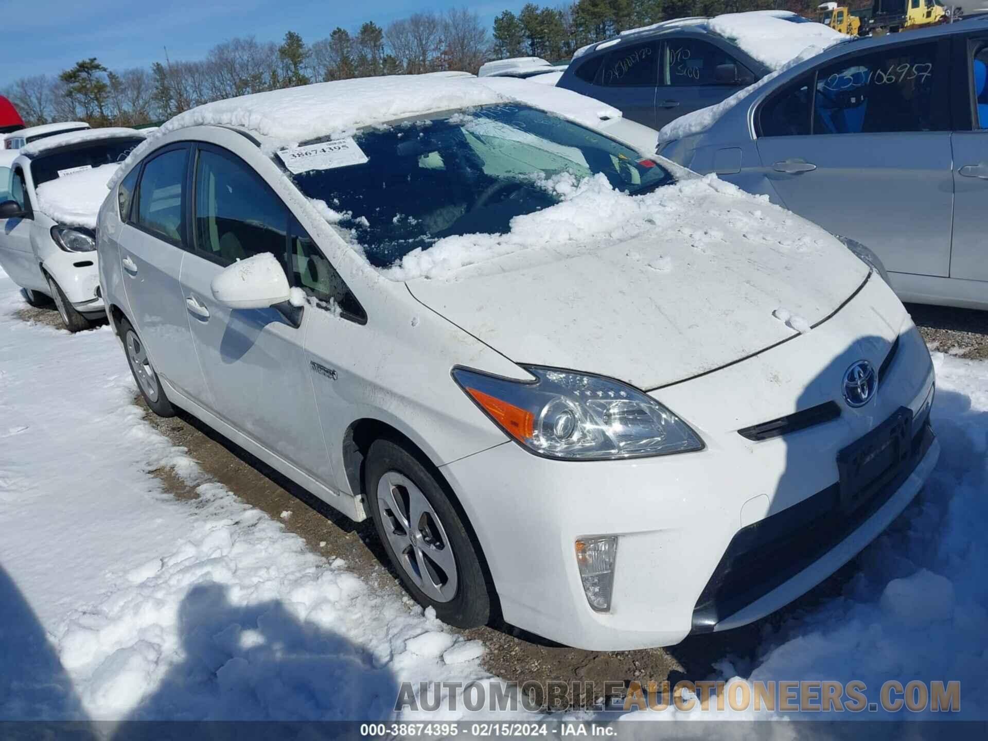 JTDKN3DU5F1952908 TOYOTA PRIUS 2015