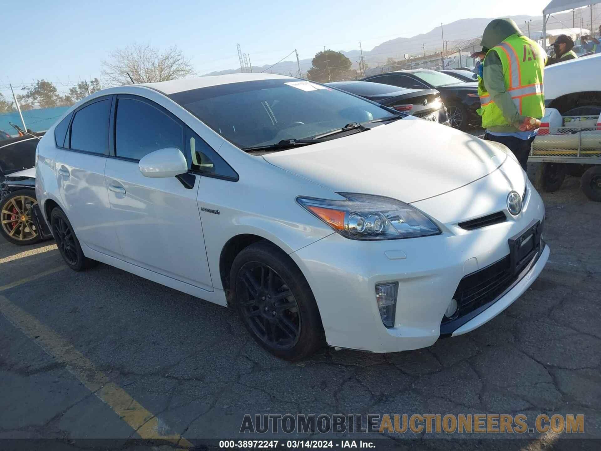 JTDKN3DU6F1863591 TOYOTA PRIUS 2015