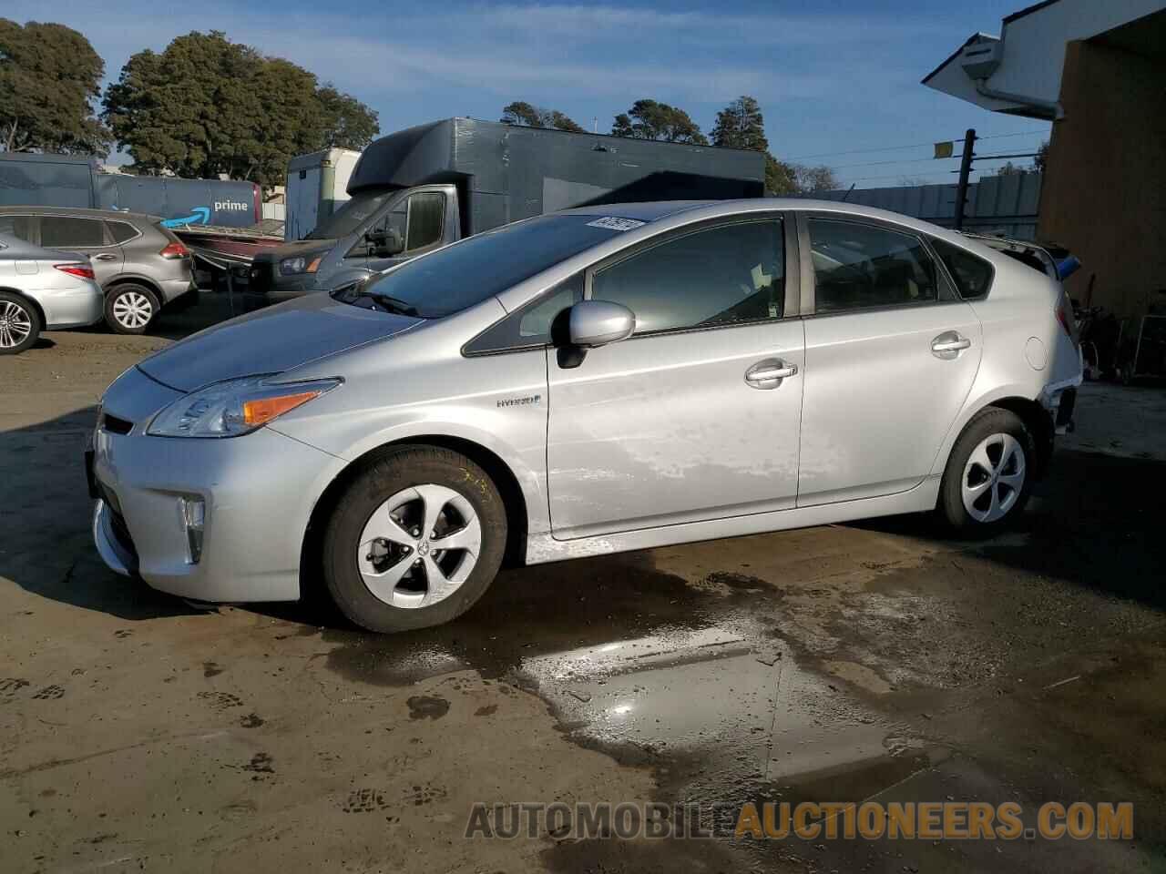 JTDKN3DU7F0417987 TOYOTA PRIUS 2015