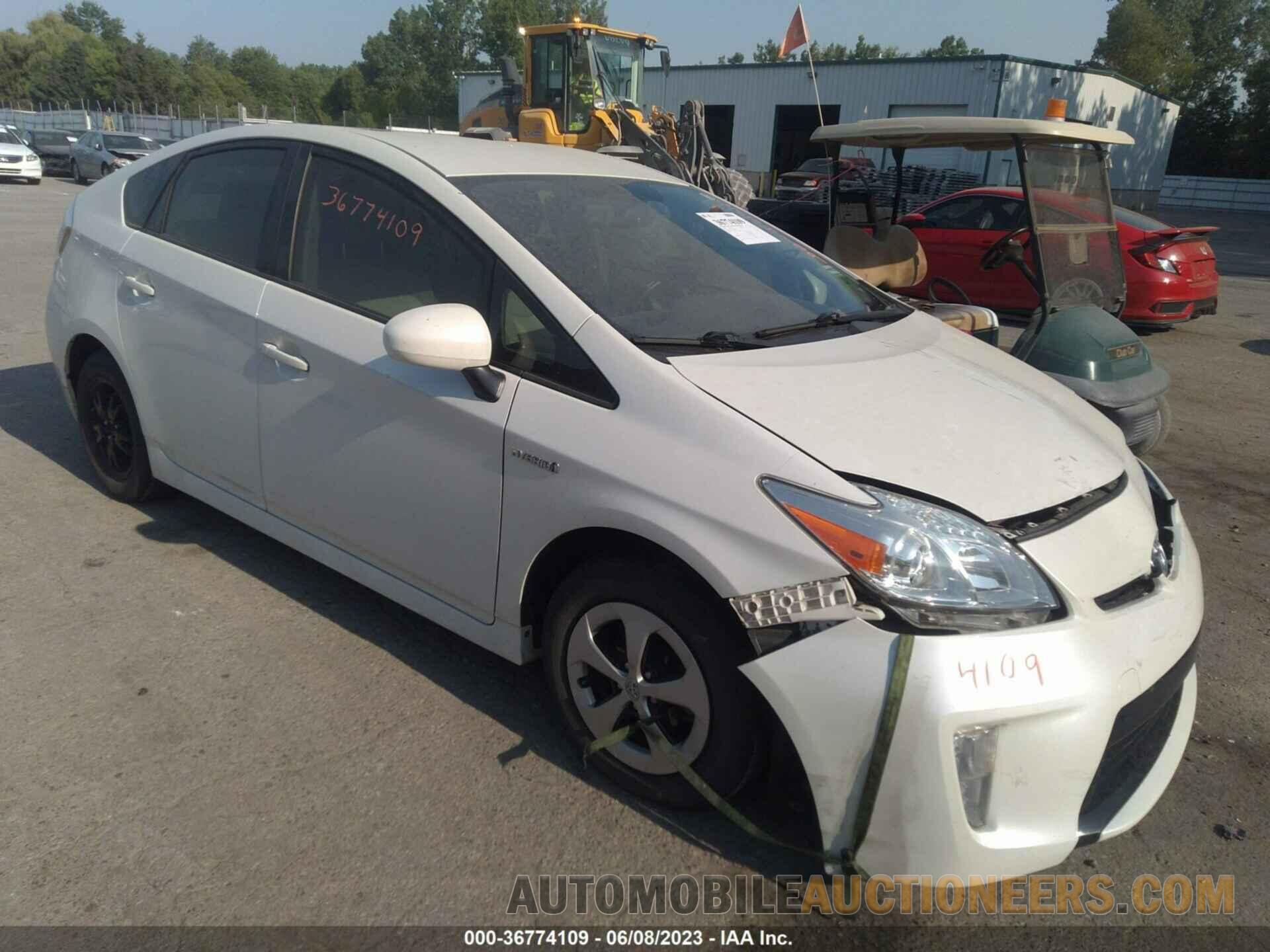 JTDKN3DU7F1886779 TOYOTA PRIUS 2015