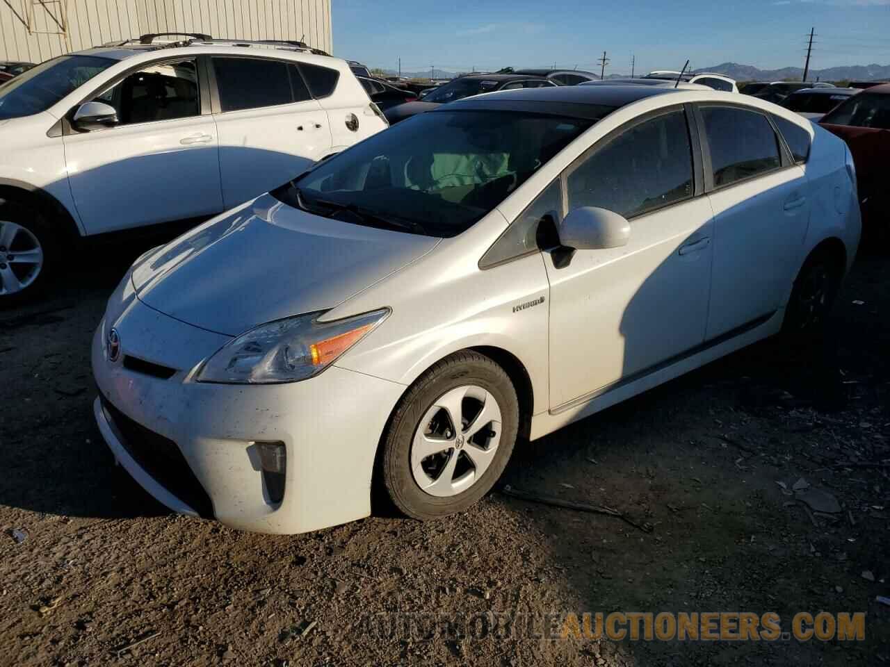 JTDKN3DU7F1903581 TOYOTA PRIUS 2015