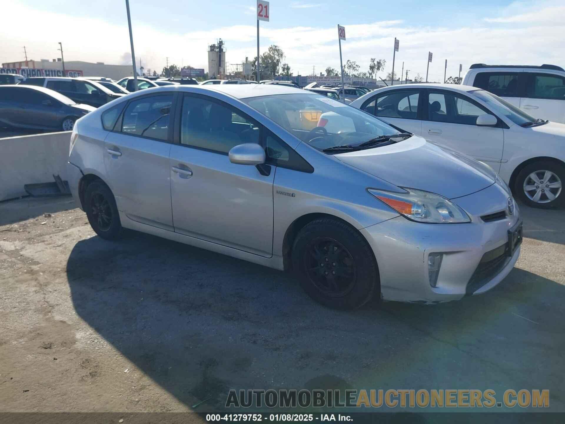 JTDKN3DU7F1945359 TOYOTA PRIUS 2015