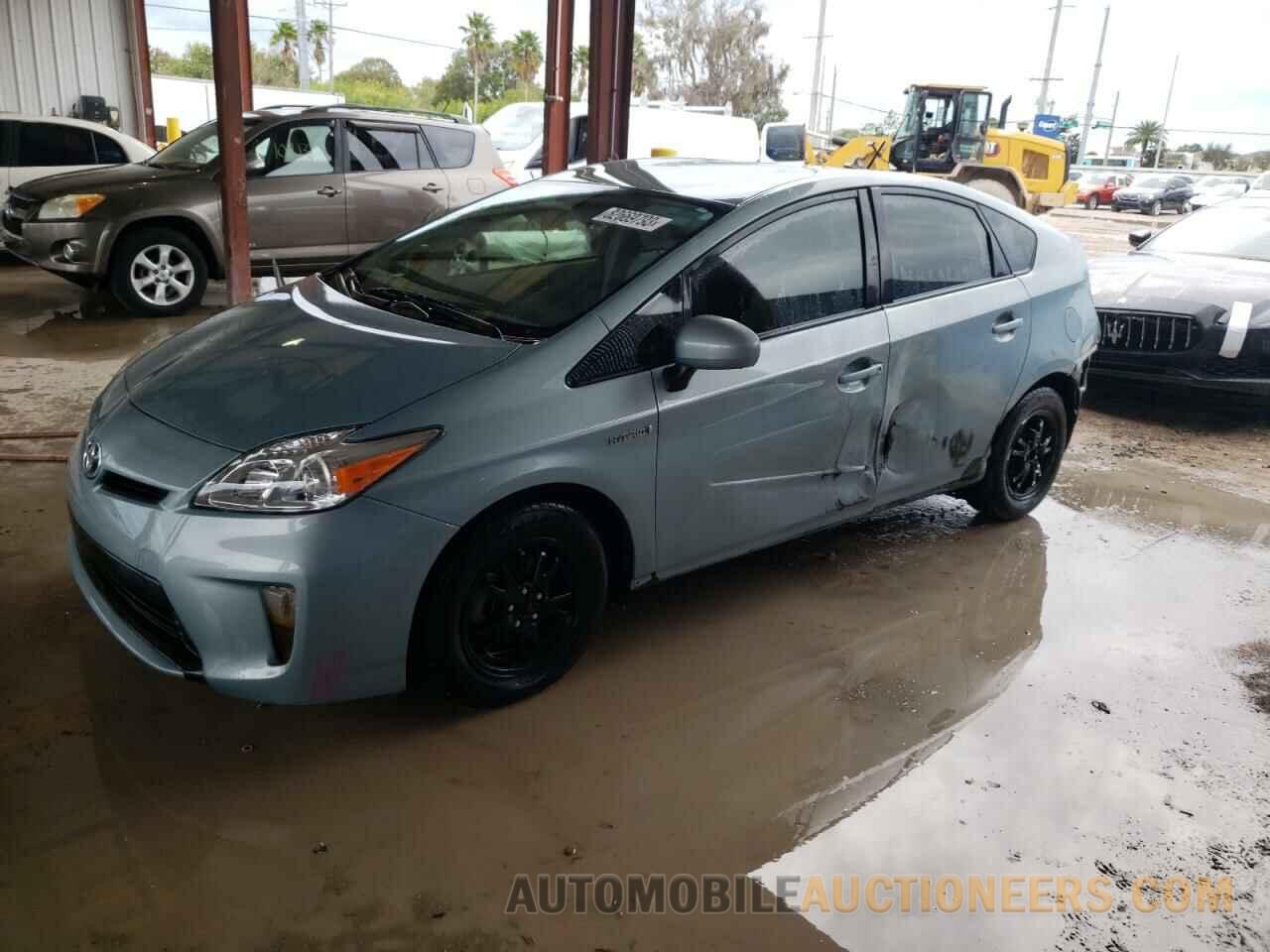 JTDKN3DU7F1957642 TOYOTA PRIUS 2015