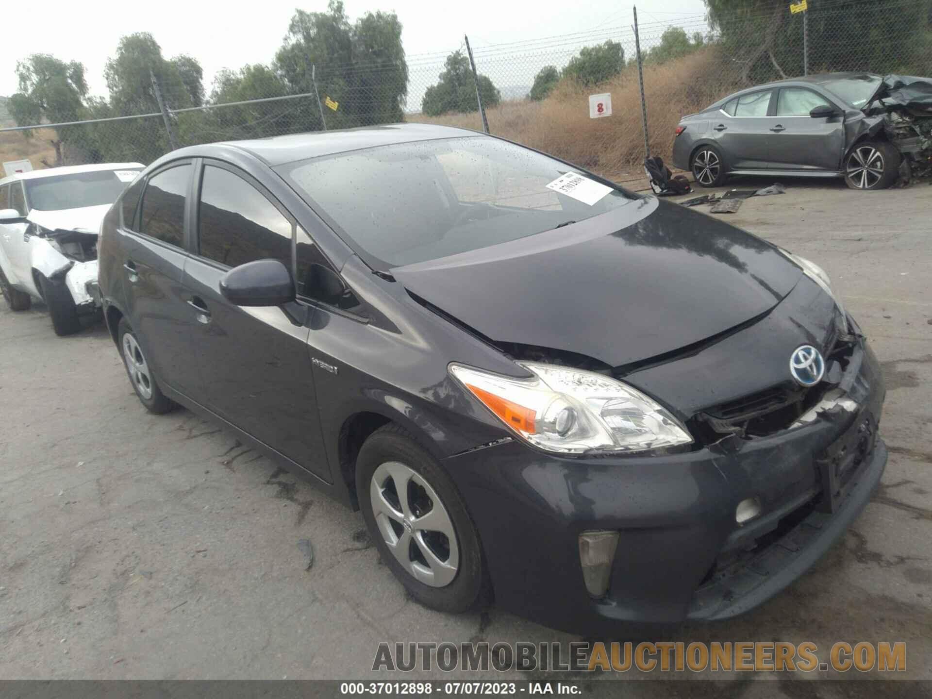 JTDKN3DU7F1983853 TOYOTA PRIUS 2015