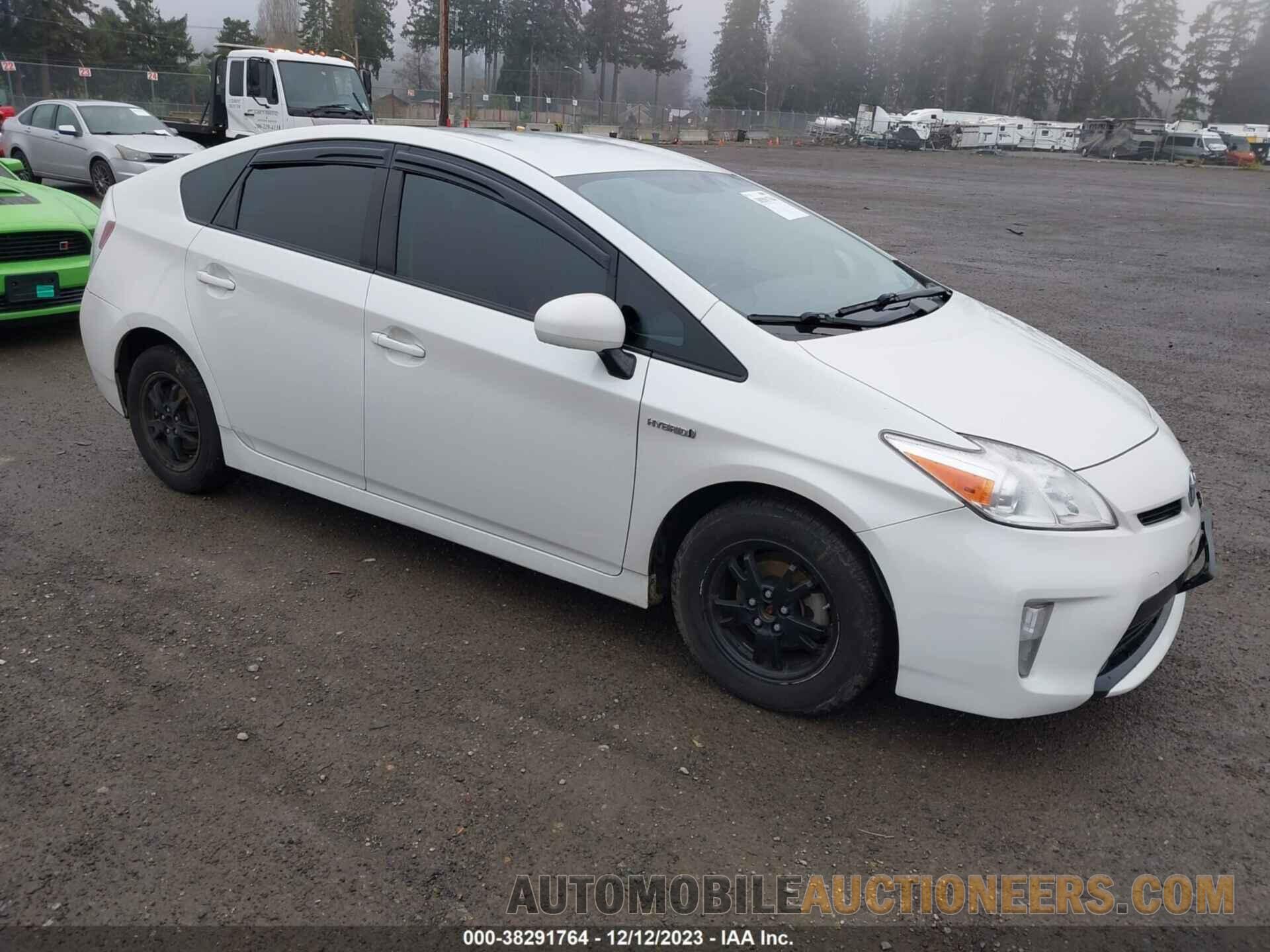 JTDKN3DU8F0412989 TOYOTA PRIUS 2015