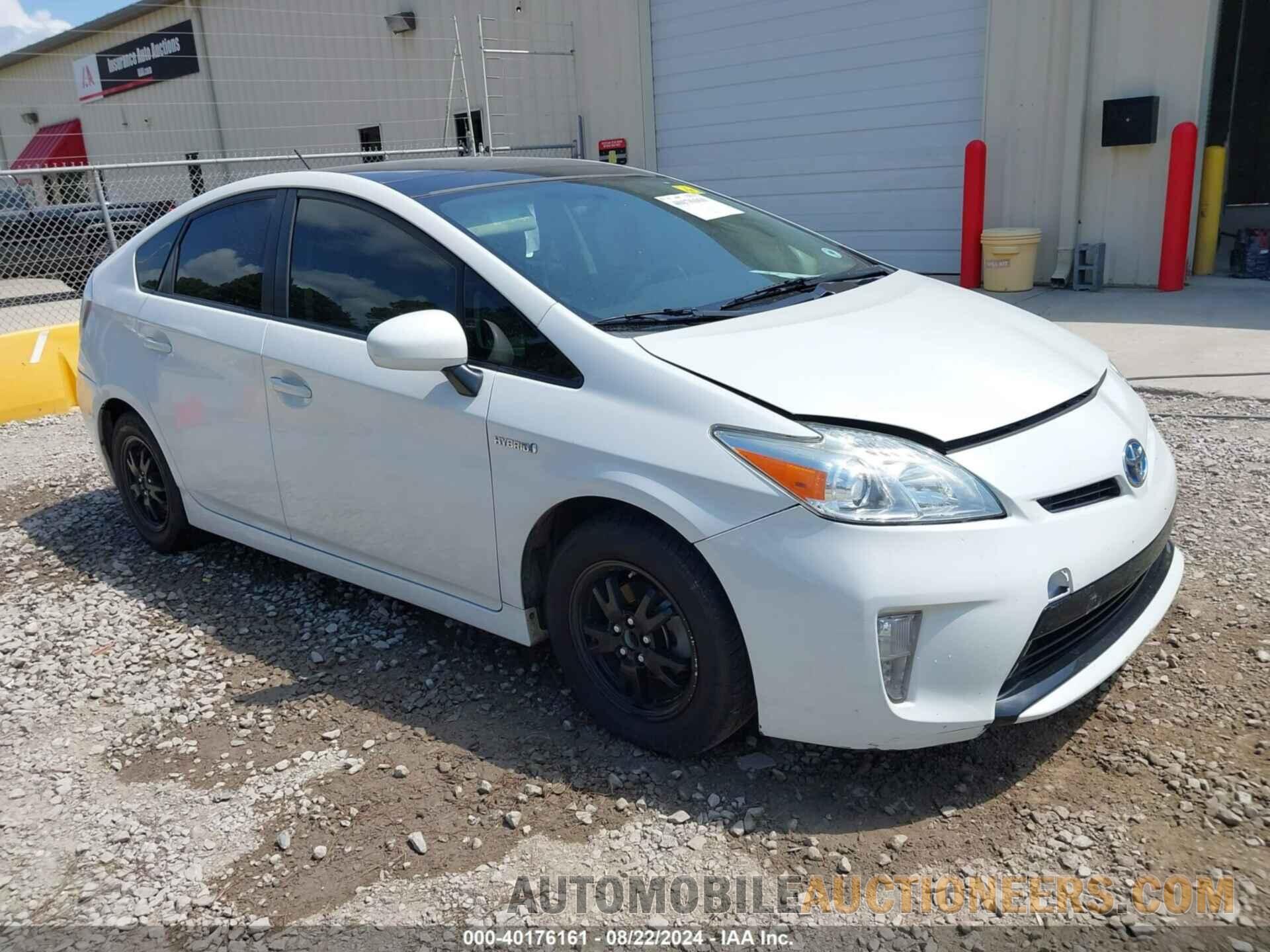 JTDKN3DU8F0438329 TOYOTA PRIUS 2015