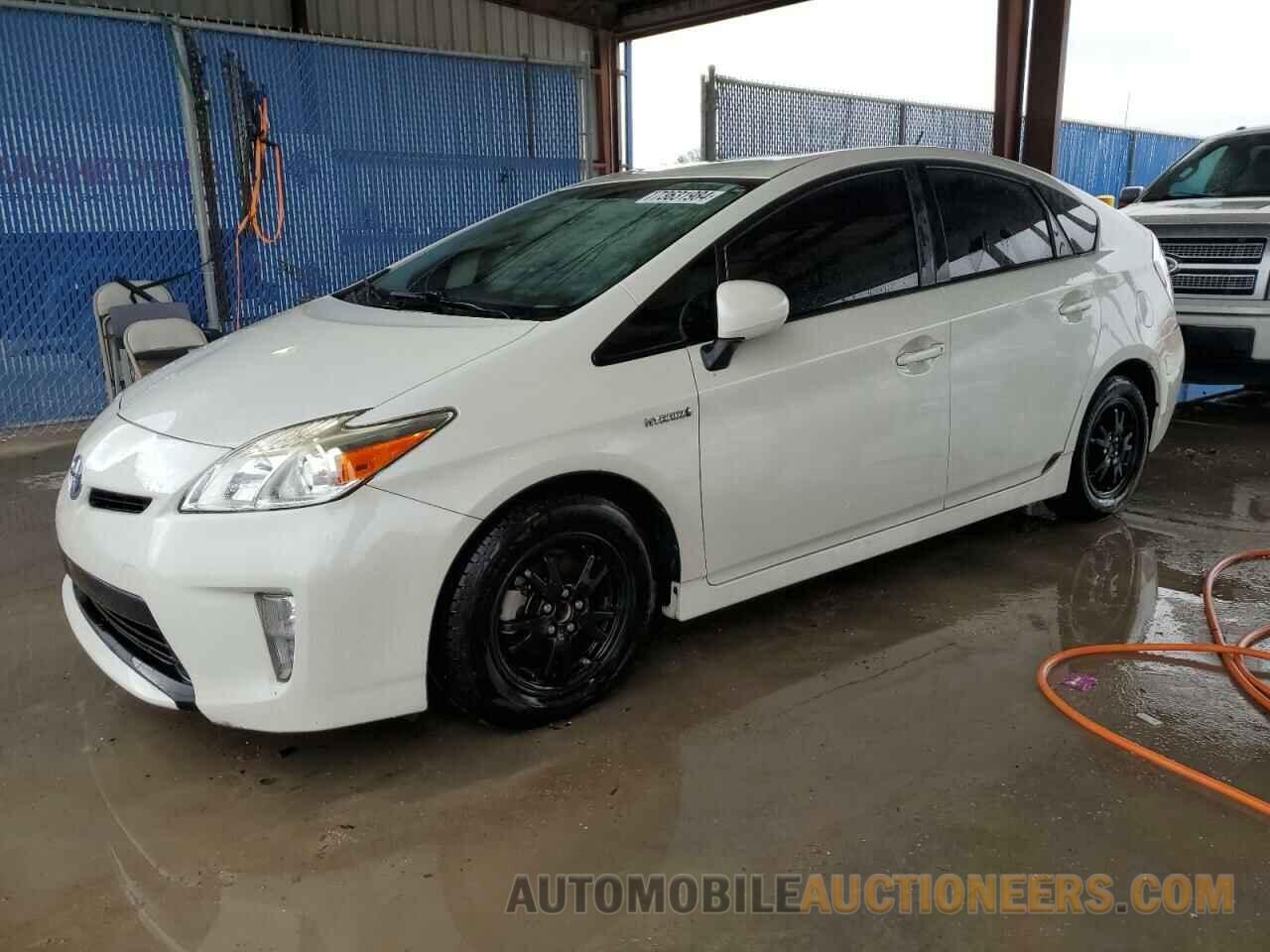 JTDKN3DU8F0440081 TOYOTA PRIUS 2015