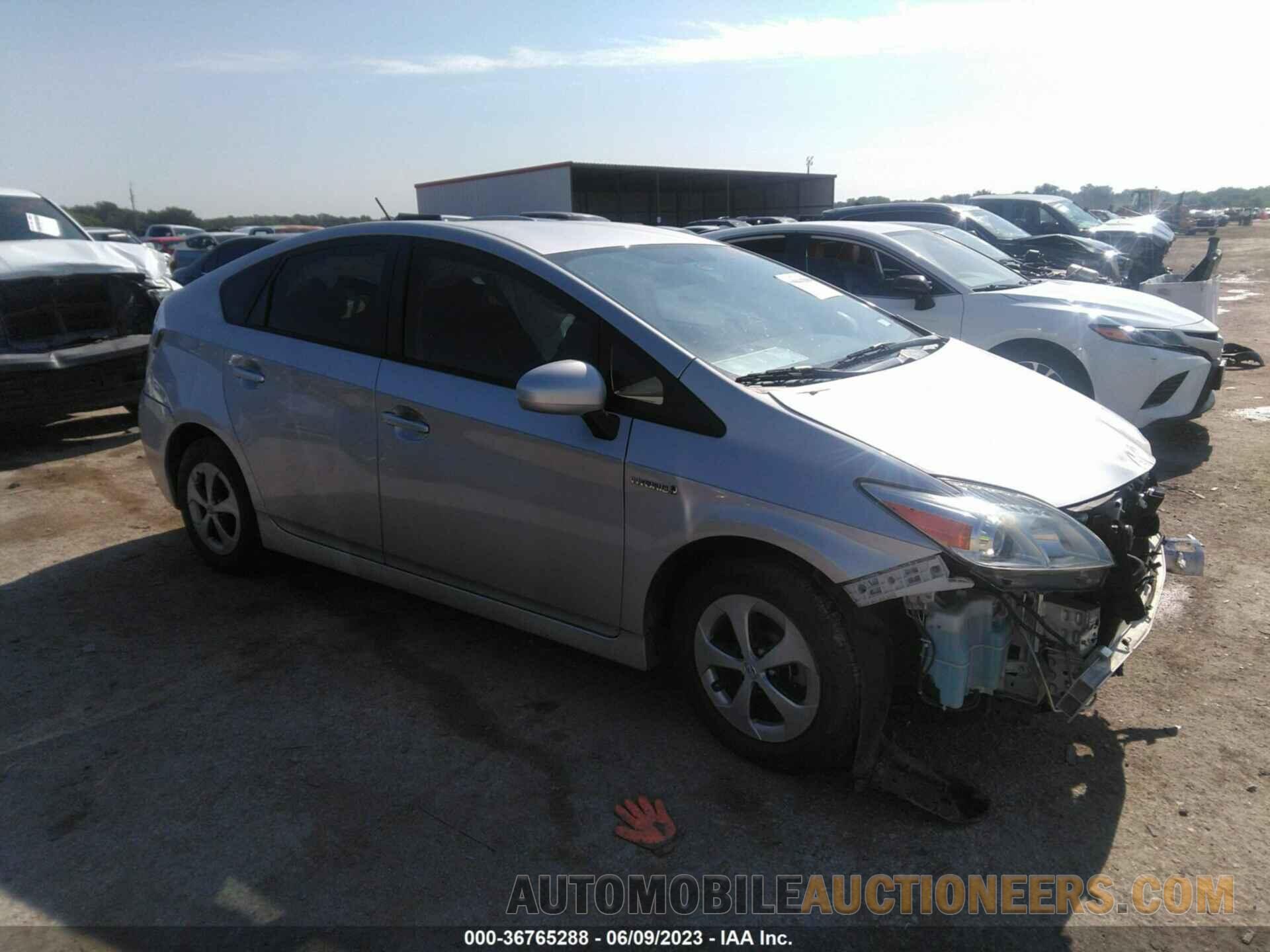 JTDKN3DU8F1901645 TOYOTA PRIUS 2015