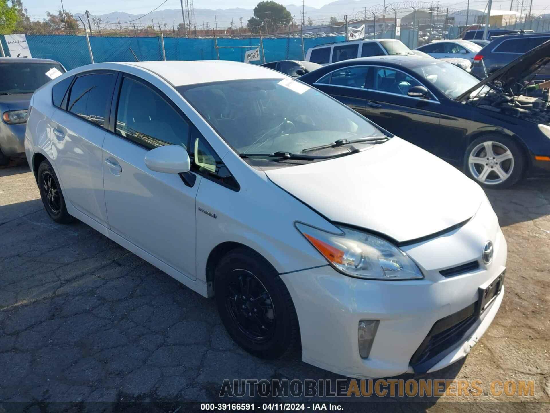 JTDKN3DU8F1902603 TOYOTA PRIUS 2015