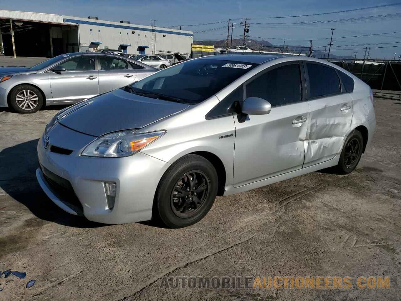 JTDKN3DU8F1913603 TOYOTA PRIUS 2015