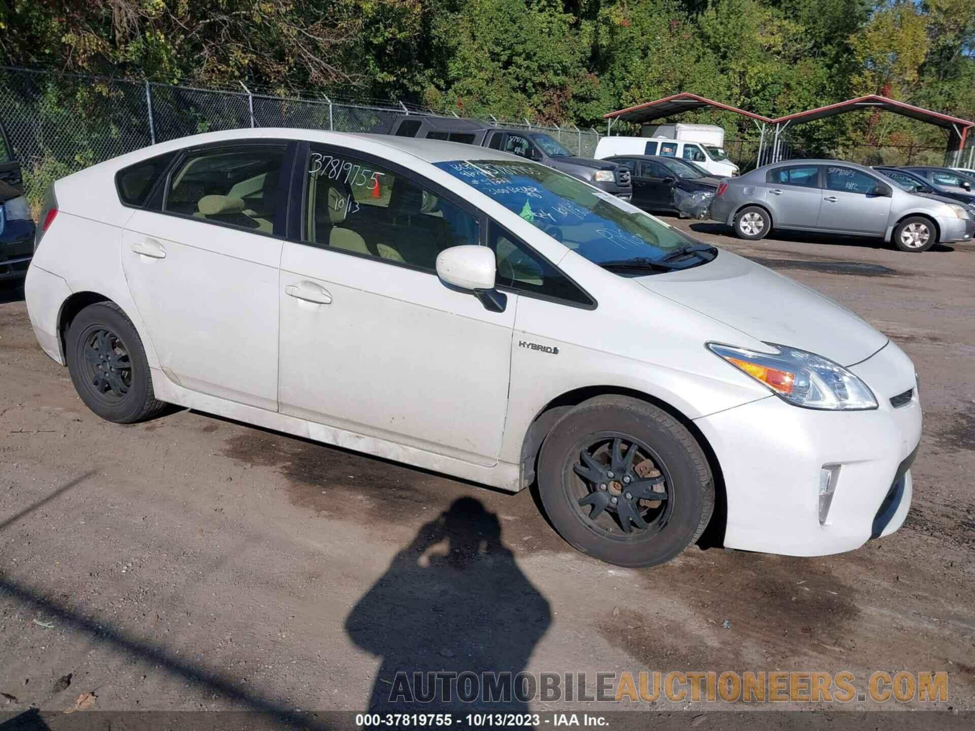 JTDKN3DU8F1913665 TOYOTA PRIUS 2015