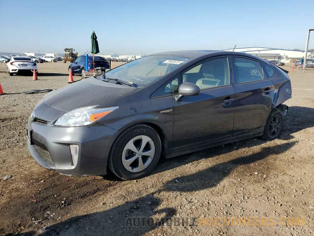 JTDKN3DU8F1923662 TOYOTA PRIUS 2015