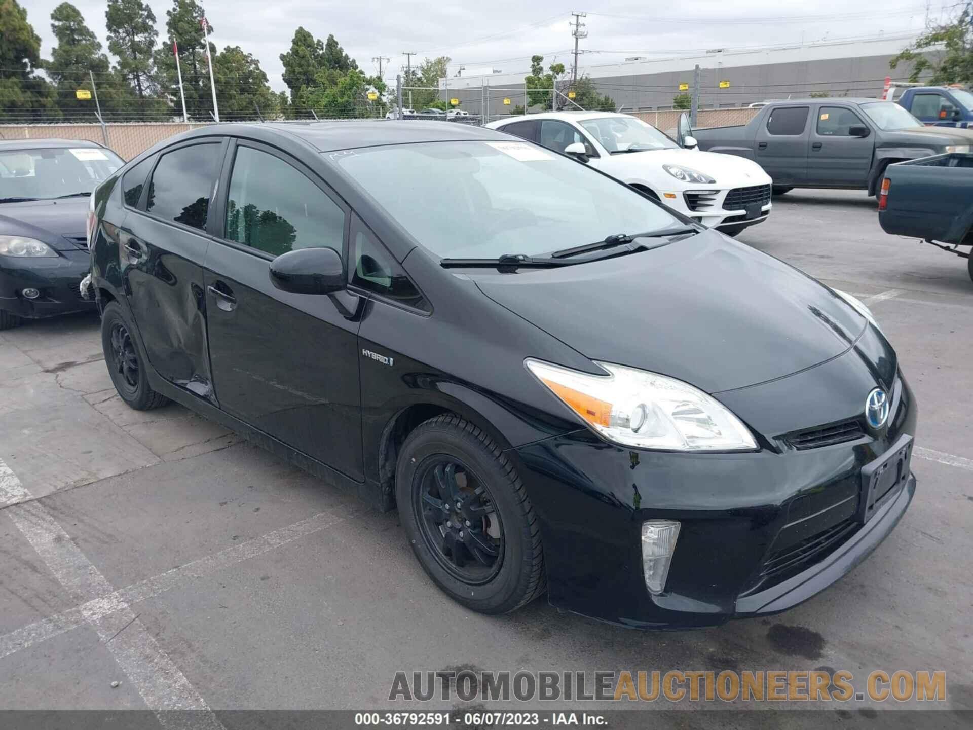 JTDKN3DU8F1934936 TOYOTA PRIUS 2015