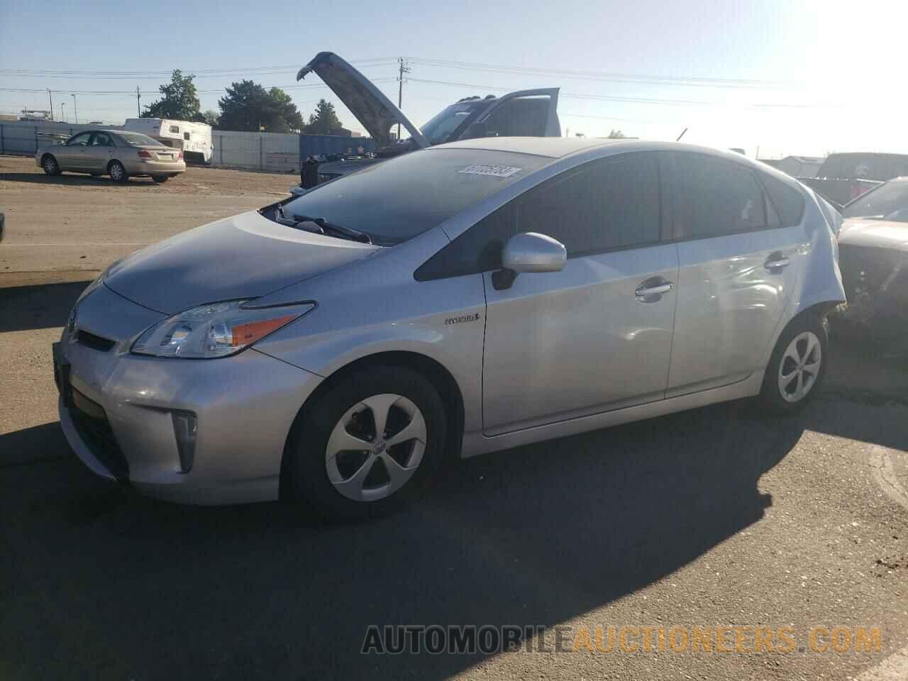 JTDKN3DU8F1943698 TOYOTA PRIUS 2015