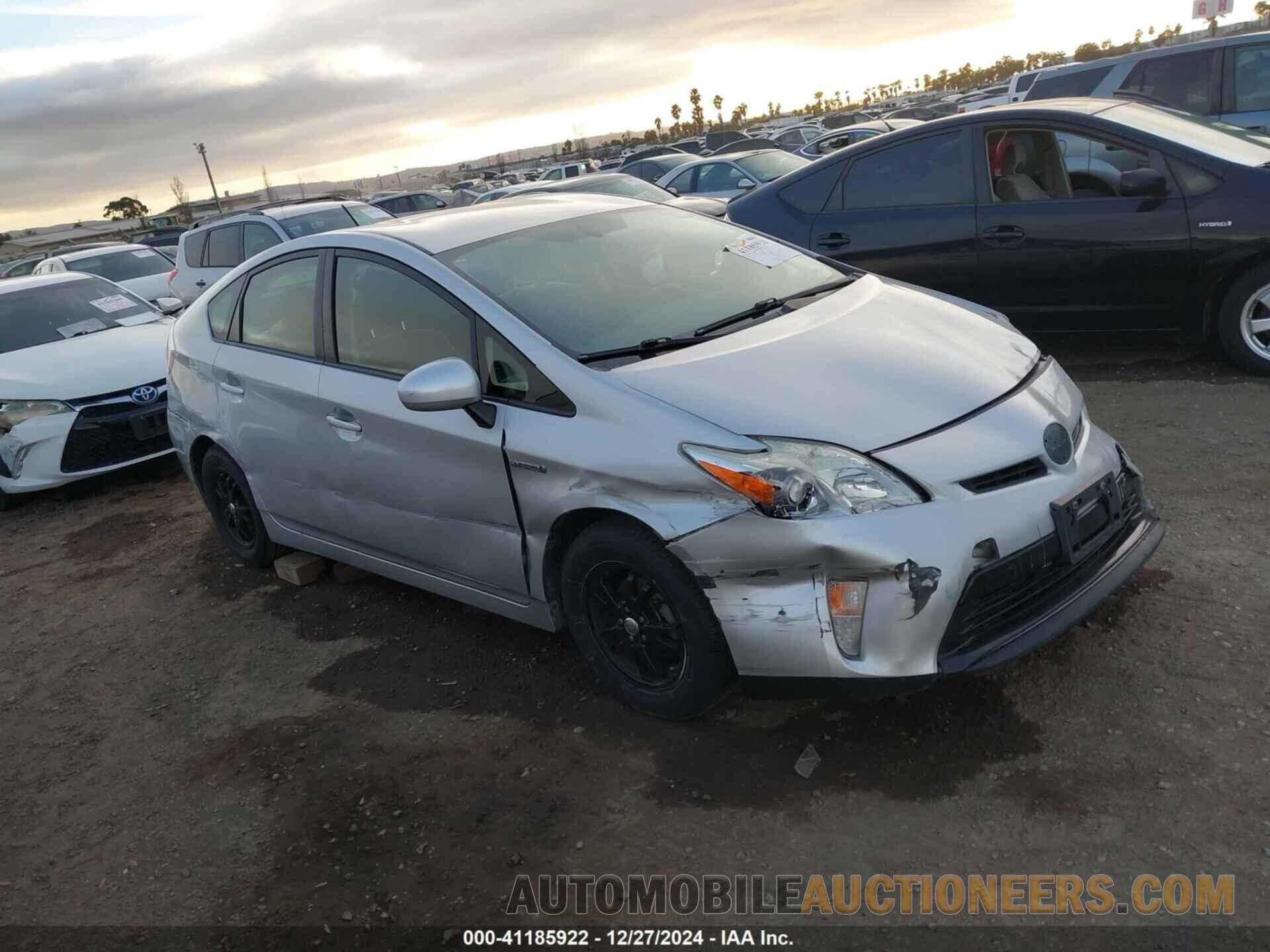 JTDKN3DU8F1945211 TOYOTA PRIUS 2015