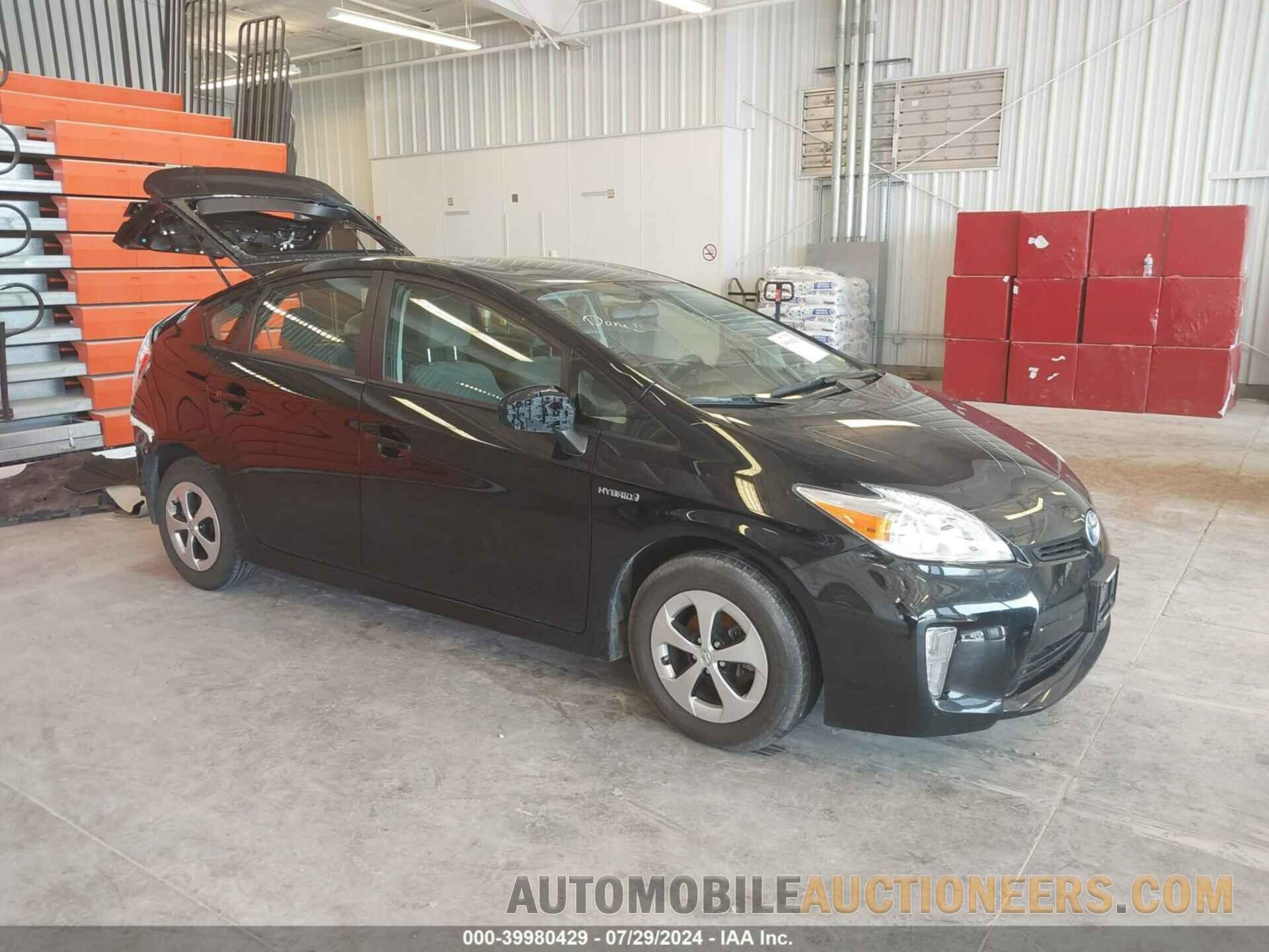 JTDKN3DU8F1947072 TOYOTA PRIUS 2015