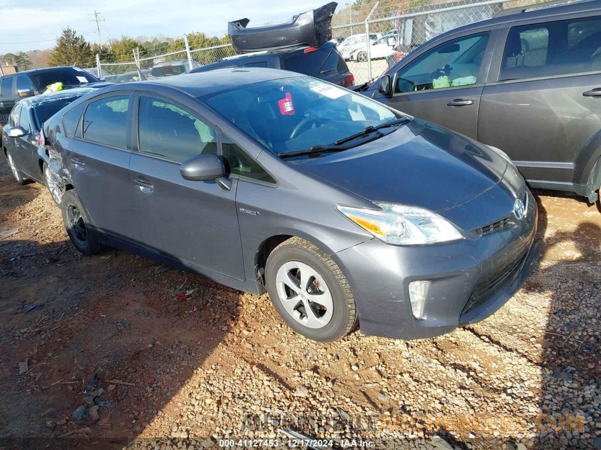 JTDKN3DU8F1974739 TOYOTA PRIUS 2015