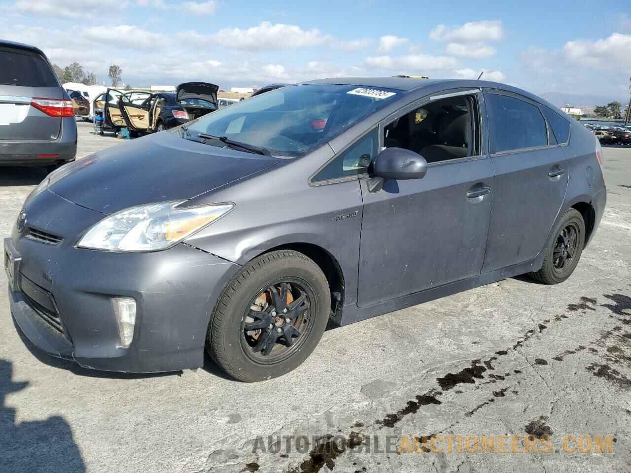 JTDKN3DU8F1988592 TOYOTA PRIUS 2015