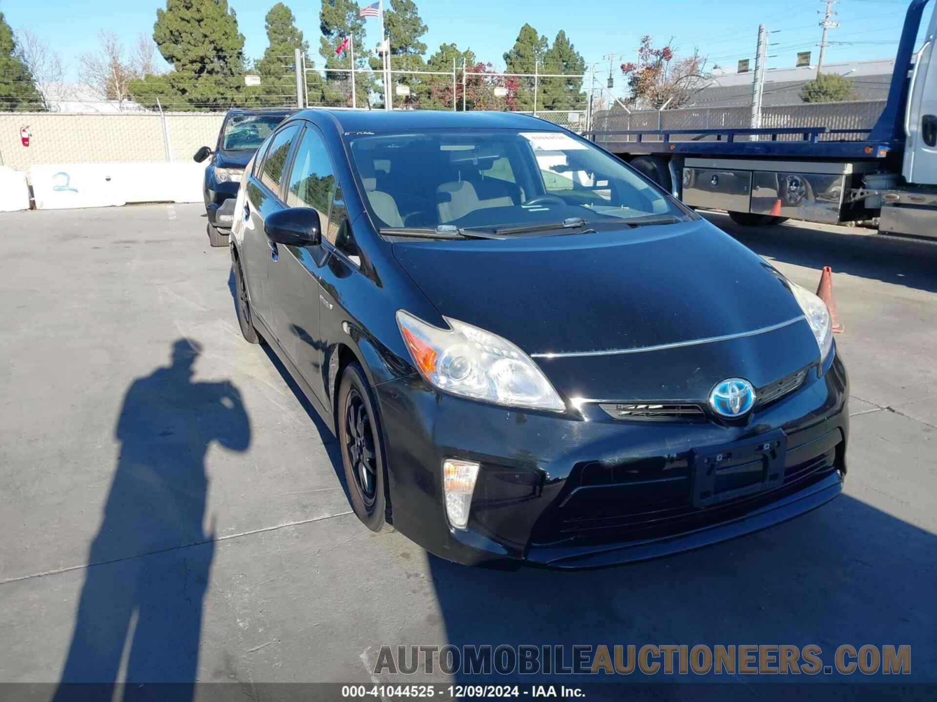 JTDKN3DU9F0470139 TOYOTA PRIUS 2015